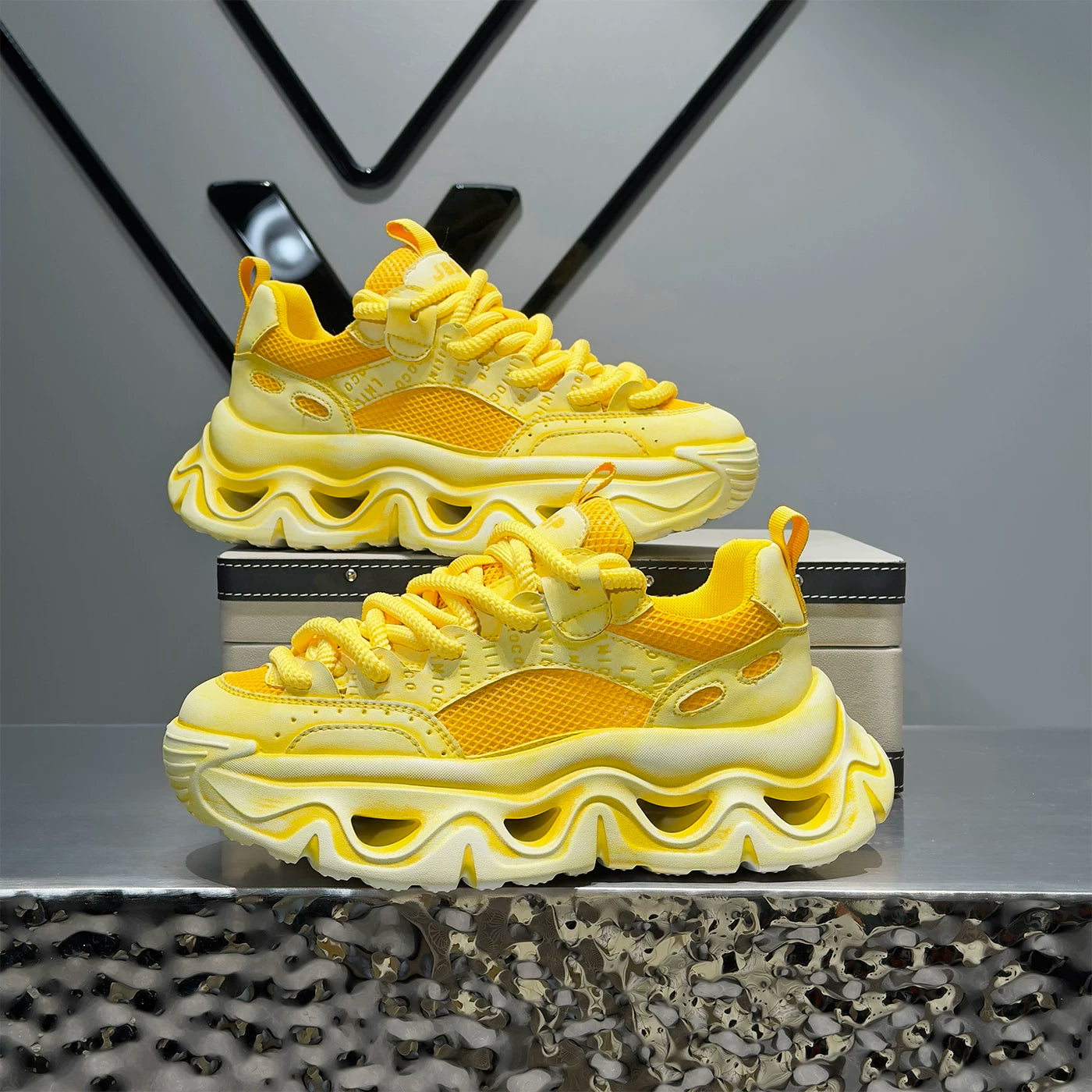 Men's Platform Breathable Retro Trendy Chunky Dad Sneakers 2026 Summer
