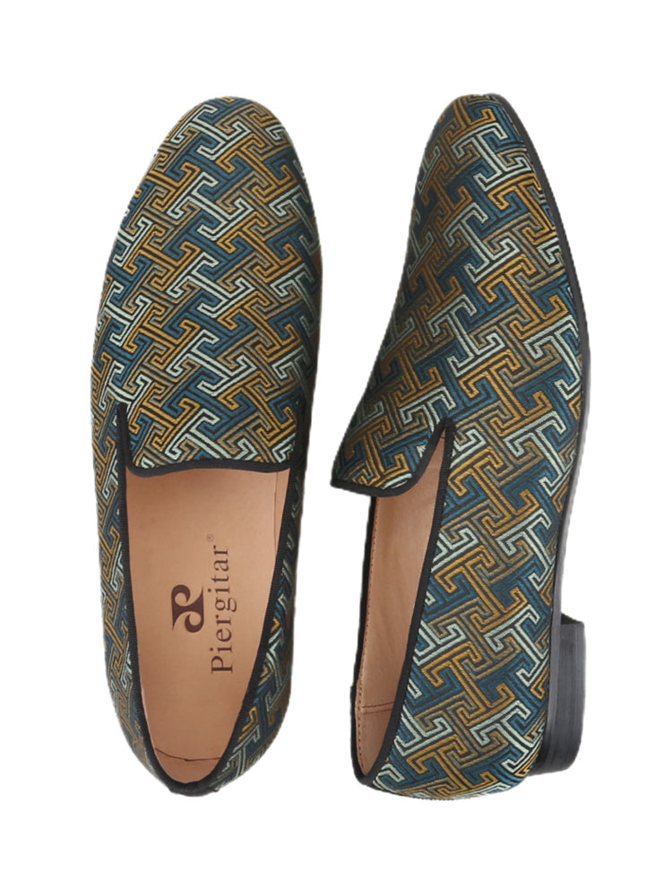New Chinese style palace silk fabric men's loafers classic old Beijing style retro slip-on trendy shoes for men
