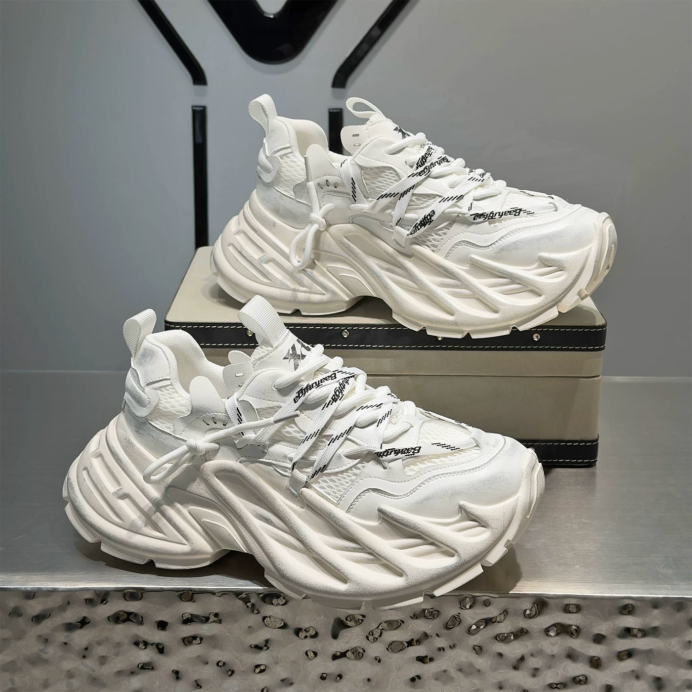 Men's Platform Height-Increasing Distressed White Dad Sneakers Athletic Casual New