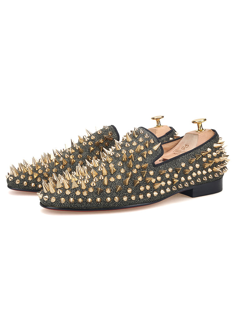 New four-color handmade pointed rivet sheepskin loafers, European and American fashion brands, the same trendy low-top shoes, lazy shoes