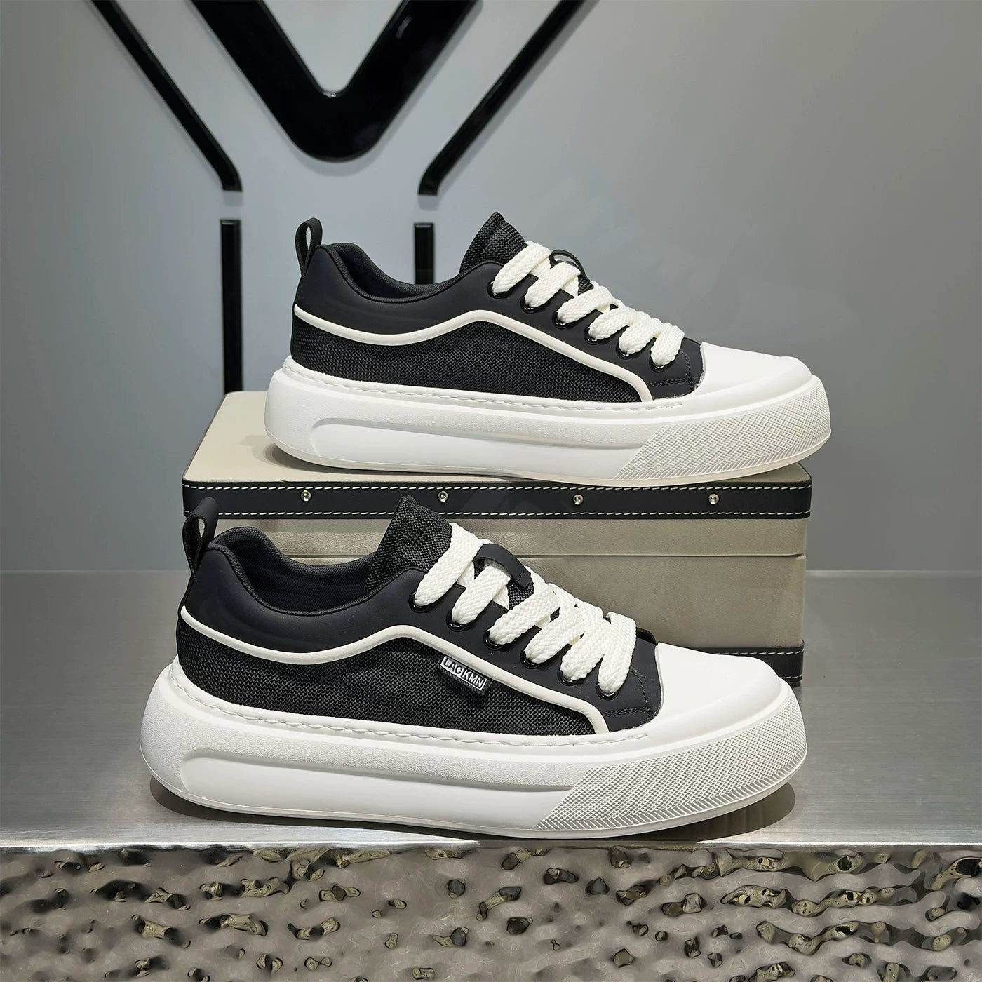 Men's Breathable Mesh Low-Top Flyknit Trendy White Sneakers 2026 Summer New