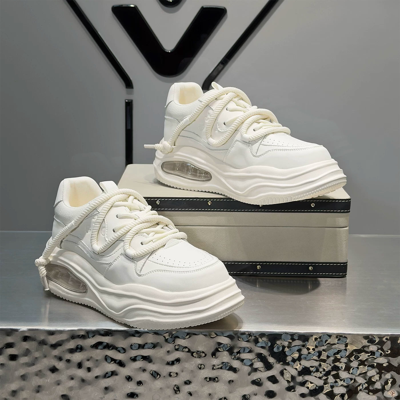 Men's Height-Increasing Platform Genuine Leather Trendy White Sneakers 2026 Spring New