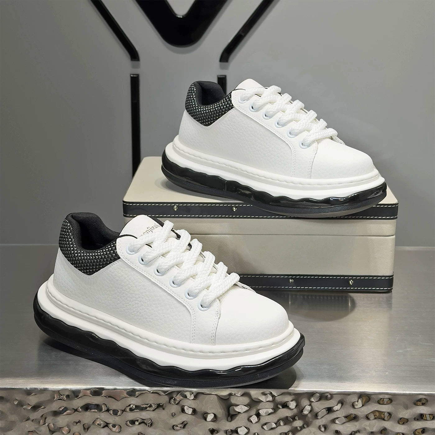 Men's Height-Increasing Platform Lace-Up Low-Top Minimalist White Sneakers Spring