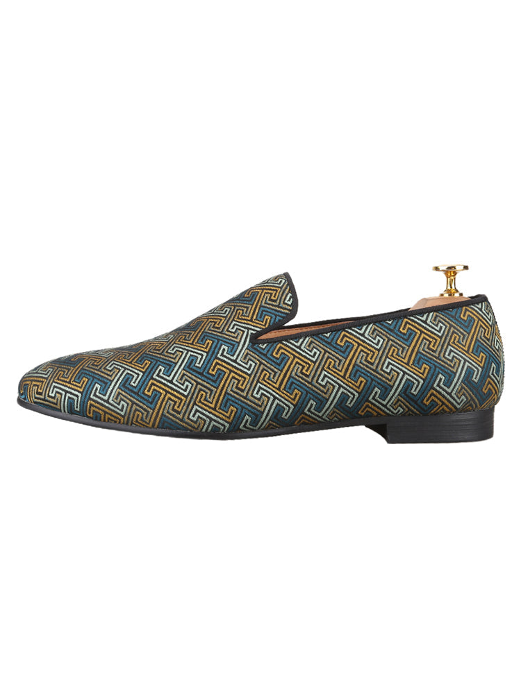New Chinese style palace silk fabric men's loafers classic old Beijing style retro slip-on trendy shoes for men