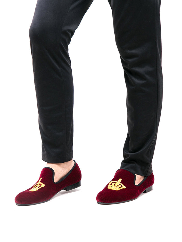 British classic royal crown embroidered men's velvet shoes, European and American trendy slip-on loafers, smoking shoes, yuppie shoes