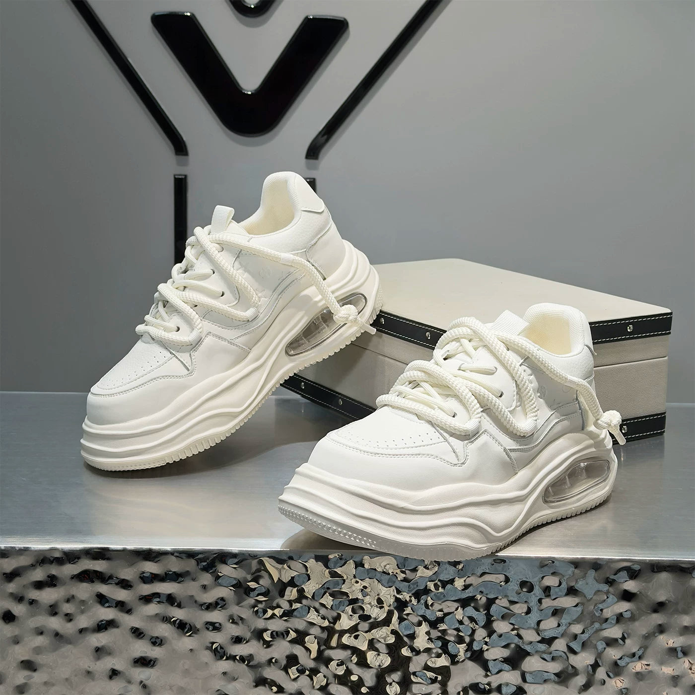 Men's Height-Increasing Platform Genuine Leather Trendy White Sneakers 2026 Spring New