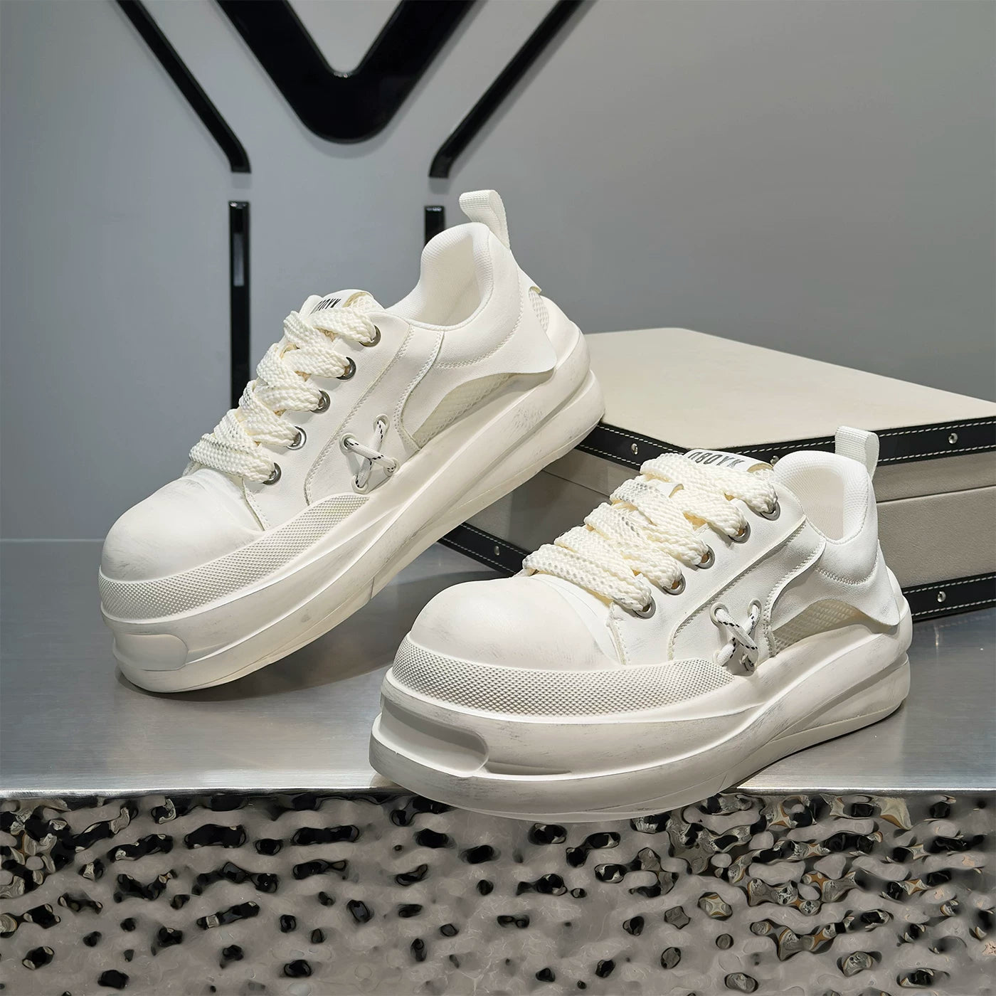 Men's Height-Increasing Platform Lace-Up Low-Top Retro Skate Shoes Summer