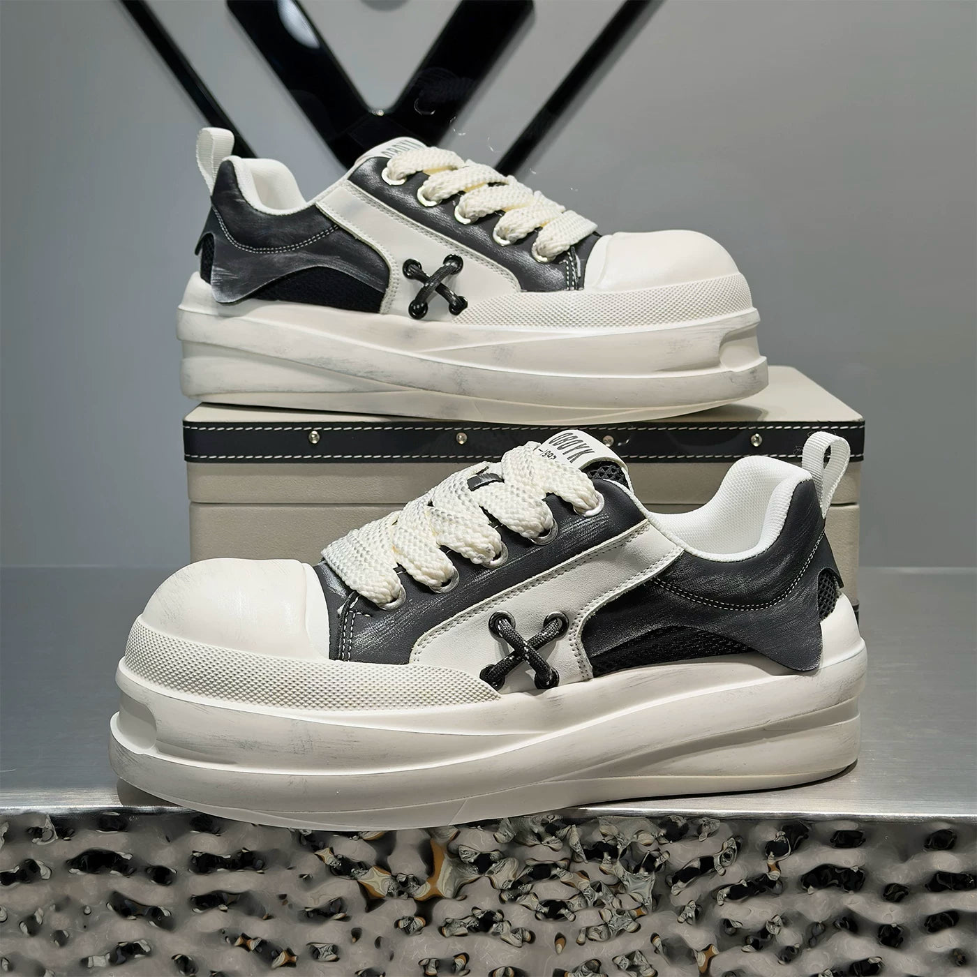 Men's Height-Increasing Platform Lace-Up Low-Top Retro Skate Shoes Summer