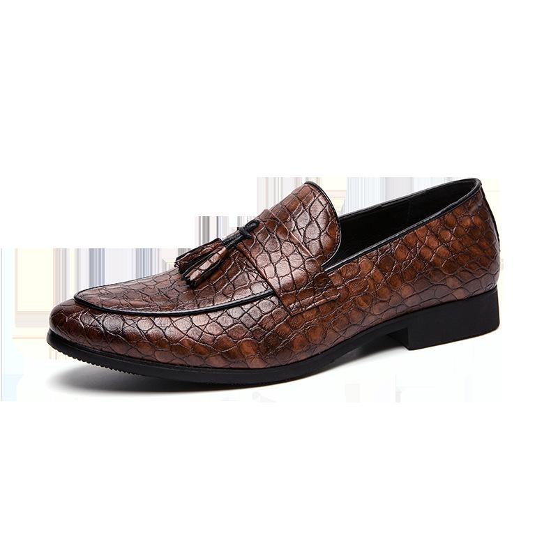 2024new spring men's British wind foreign trade large size pointed shoes pattern casual trend breathable men's shoes
