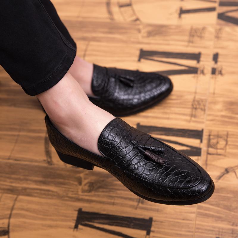 2024new spring men's British wind foreign trade large size pointed shoes pattern casual trend breathable men's shoes