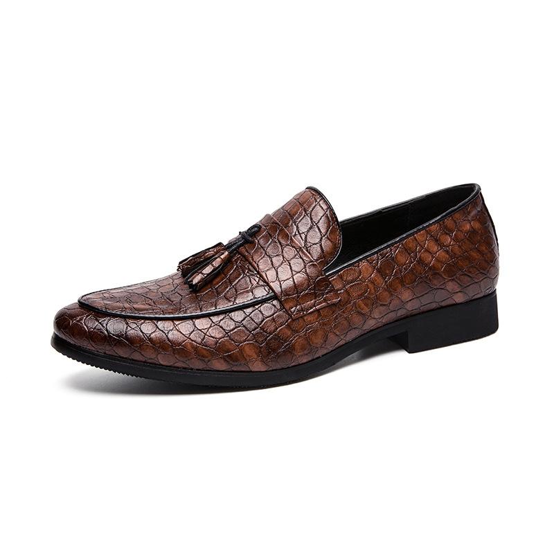 2024new spring men's British wind foreign trade large size pointed shoes pattern casual trend breathable men's shoes