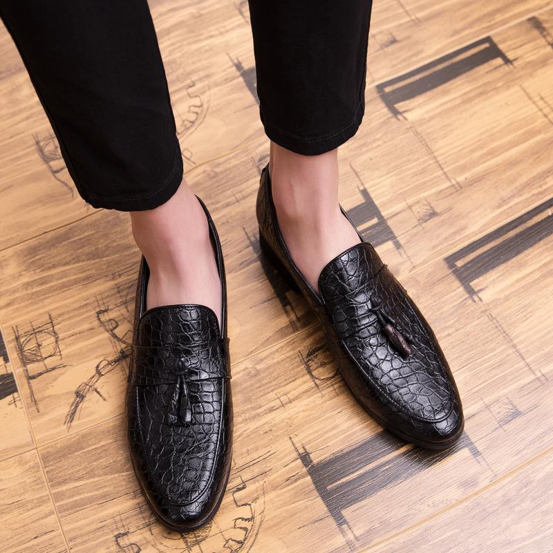 2024new spring men's British wind foreign trade large size pointed shoes pattern casual trend breathable men's shoes