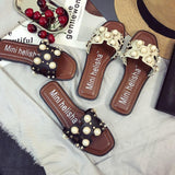 Korean style women's sandals. Rubber soles, slip-on style, pearl pattern, soft soles, beautiful and chic design, lightweight, comfortable to wear, cute. (white)