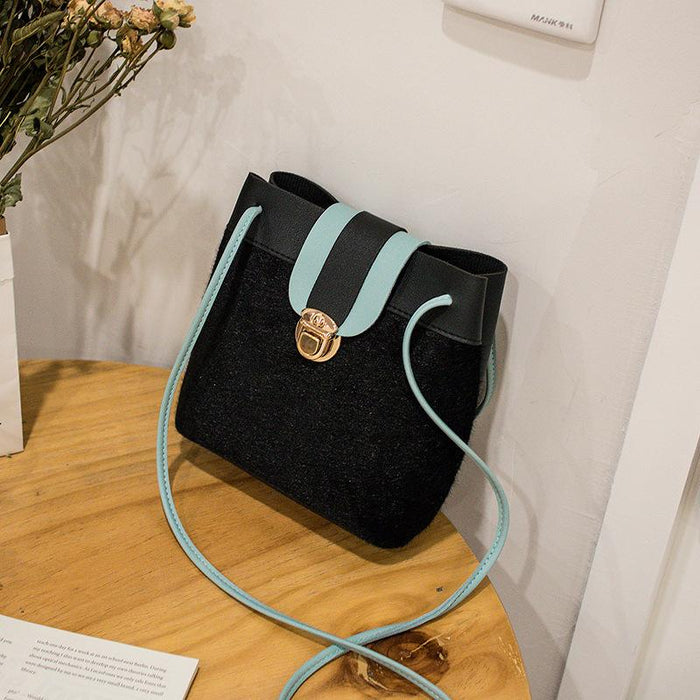 Factory direct sales 2025 new women's bag fashionable Korean style single shoulder crossbody bag ladies mobile phone coin purse(P)