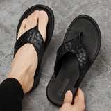 Trendy men's flip-flops, high-end style, suitable for summer, woven, non-slip, perfect for outdoor beach wear.