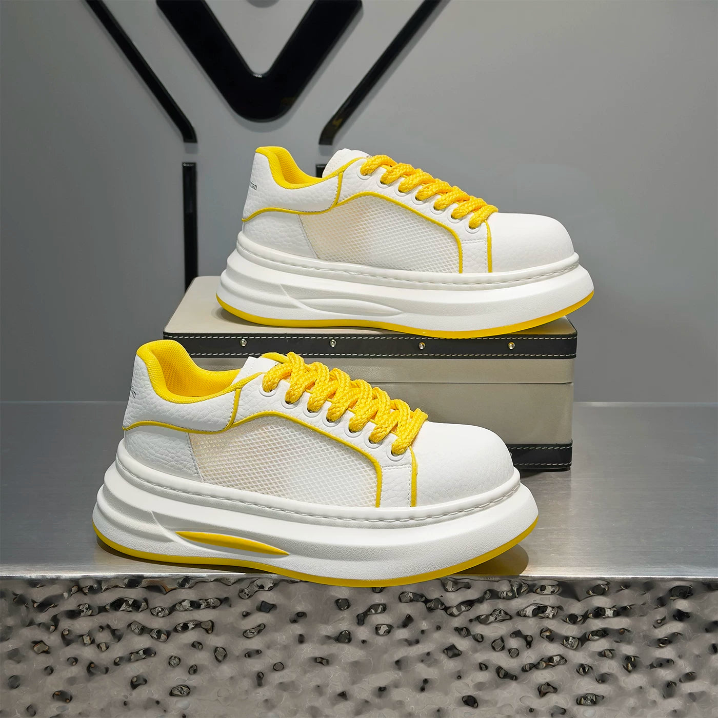 Men's Height-Increasing Platform Breathable Mesh Low-Top White Sneakers Summer