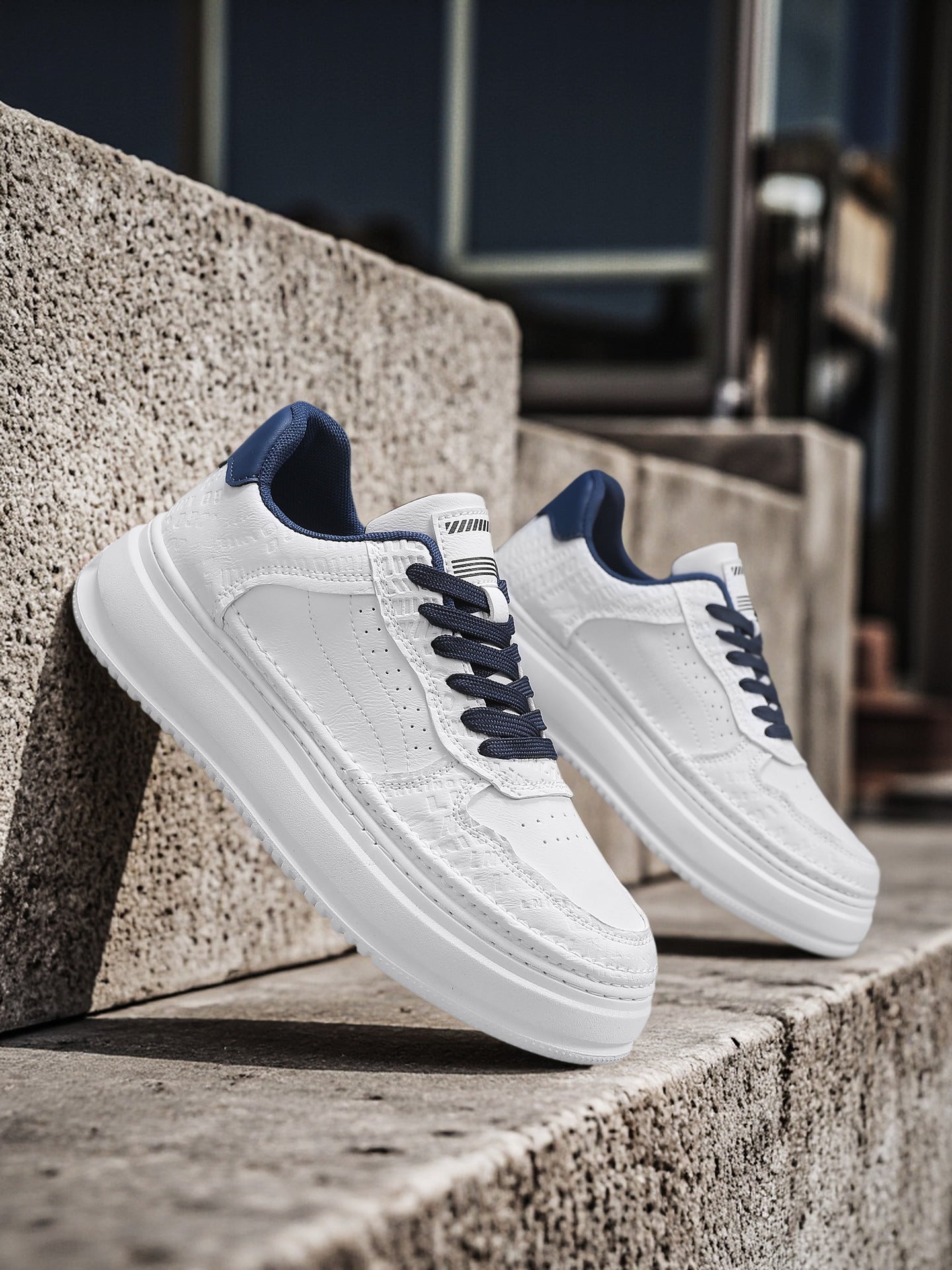 Men's 2026 new winter versatile trendy retro genuine leather white sneakers chunky sole height increasing athletic casual streetwear shoes