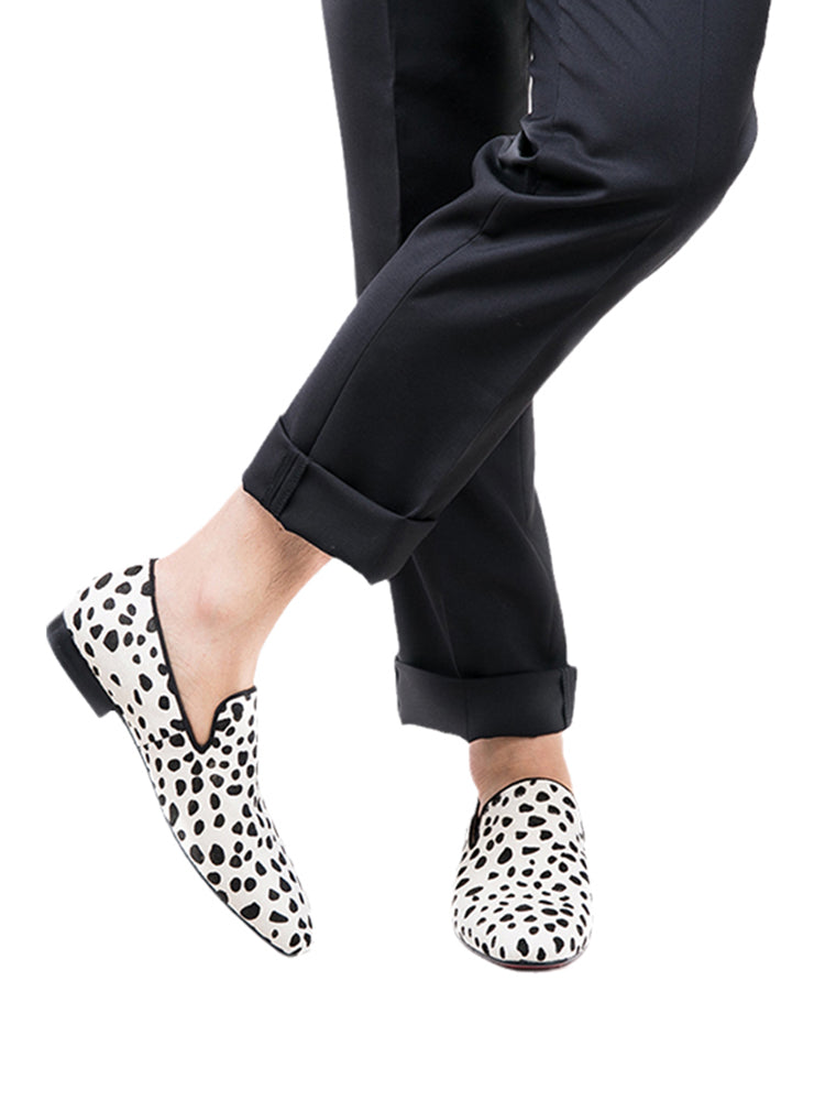 New black and white spotted pattern horse fur one-piece men's loafers European and American style gentleman's formal shoes slip-on trendy shoes