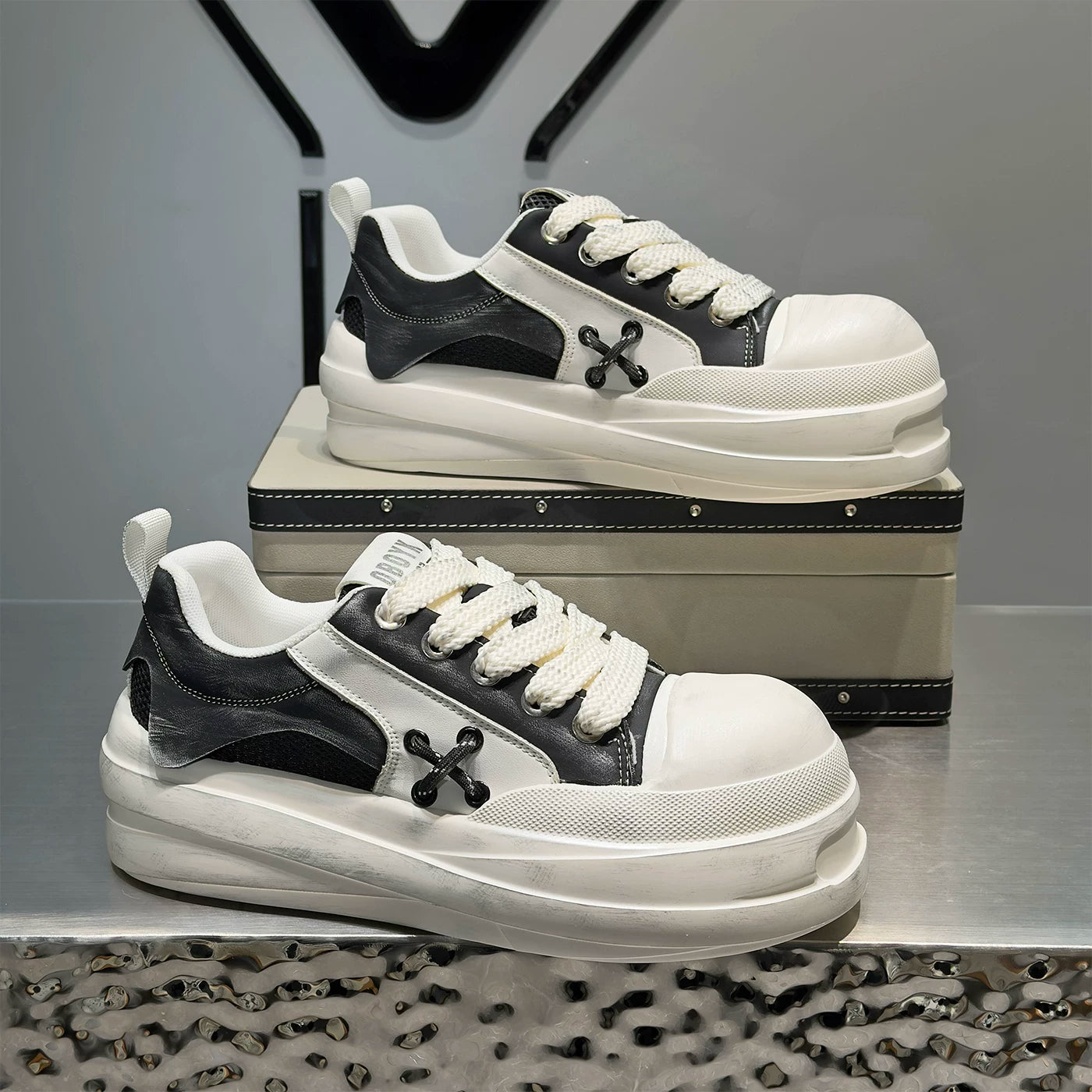 Men's Height-Increasing Platform Lace-Up Low-Top Retro Skate Shoes Summer