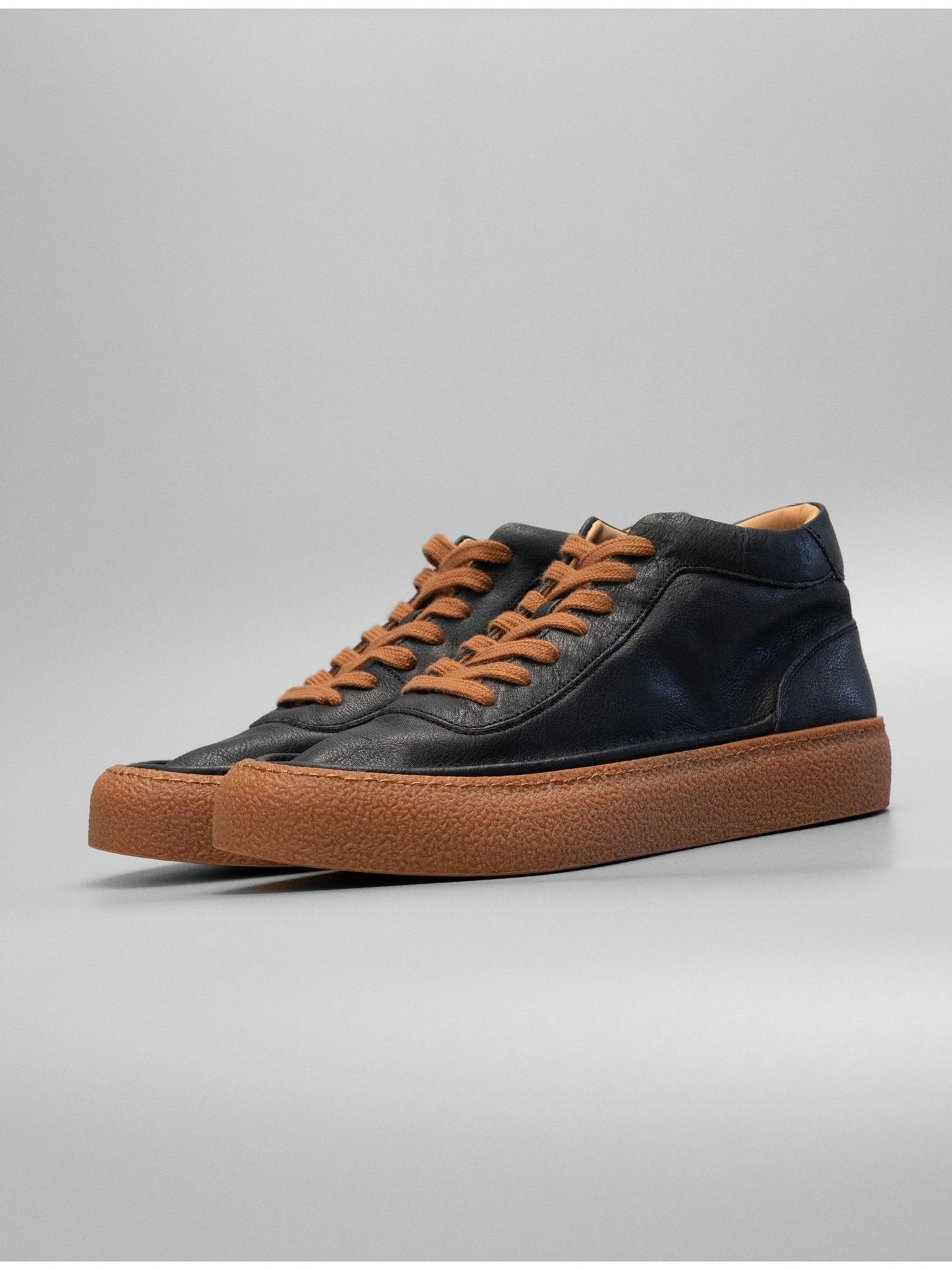 European station 2024 new retro solid color trendy shoes black cowhide sneakers versatile genuine leather mid-top men's casual shoes 7