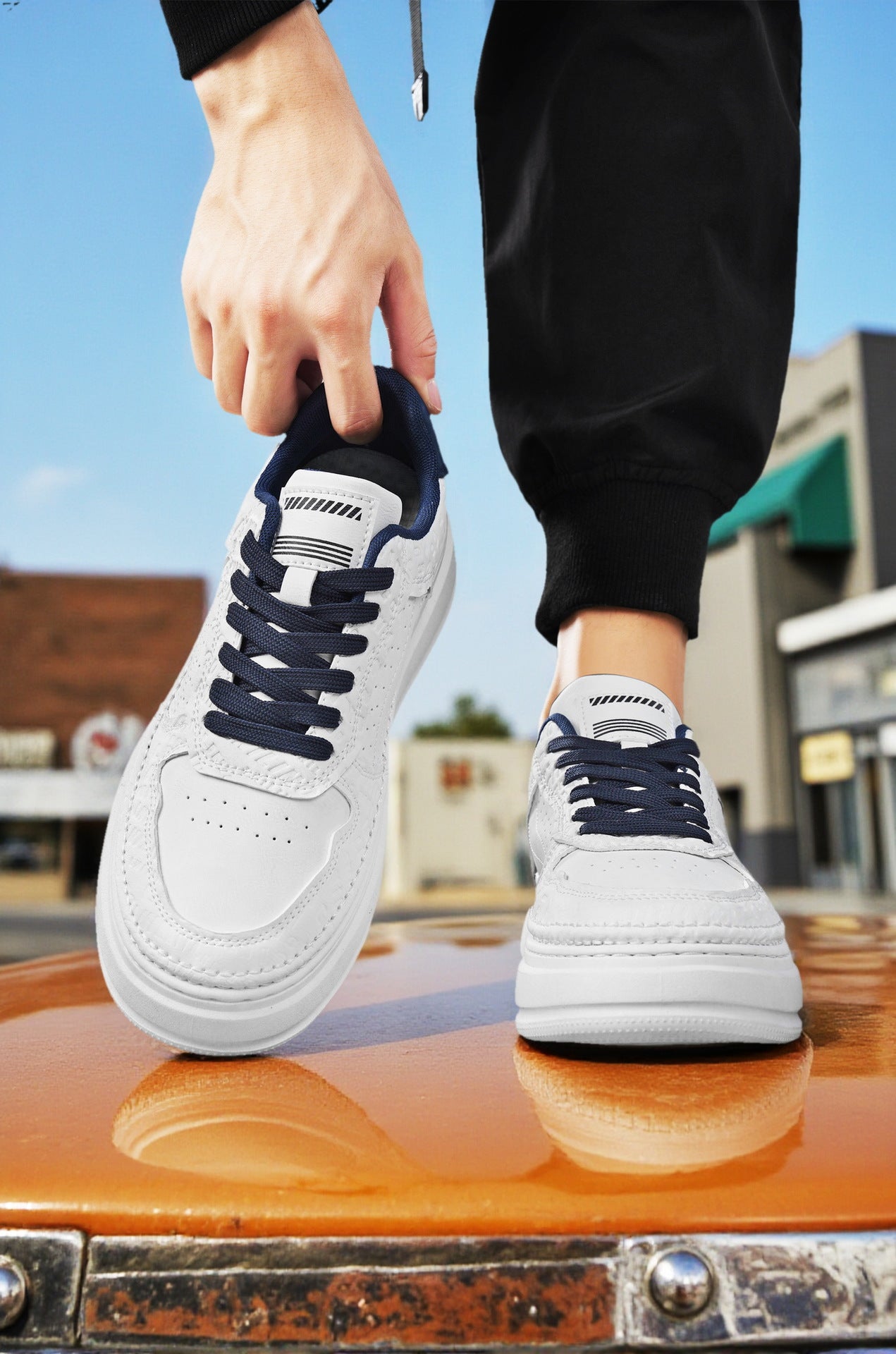 Men's 2026 new winter versatile trendy retro genuine leather white sneakers chunky sole height increasing athletic casual streetwear shoes
