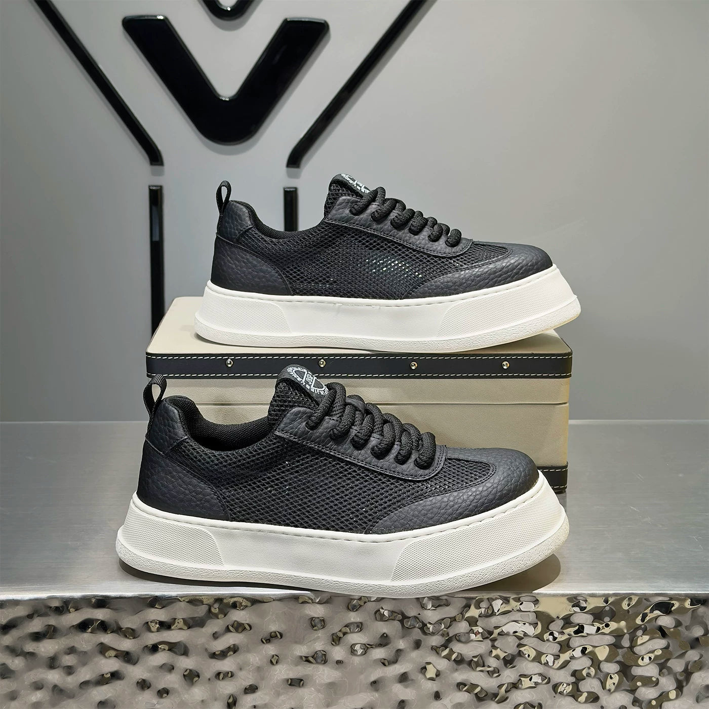 Men's Platform Breathable Mesh Cut-Out Low-Top Skate Shoes 2026