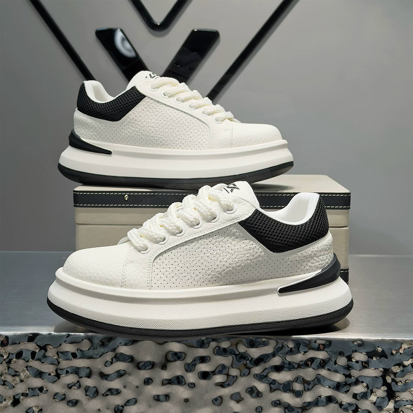 Men's Platform Breathable Low-Top Minimalist Trendy White Sneakers Summer