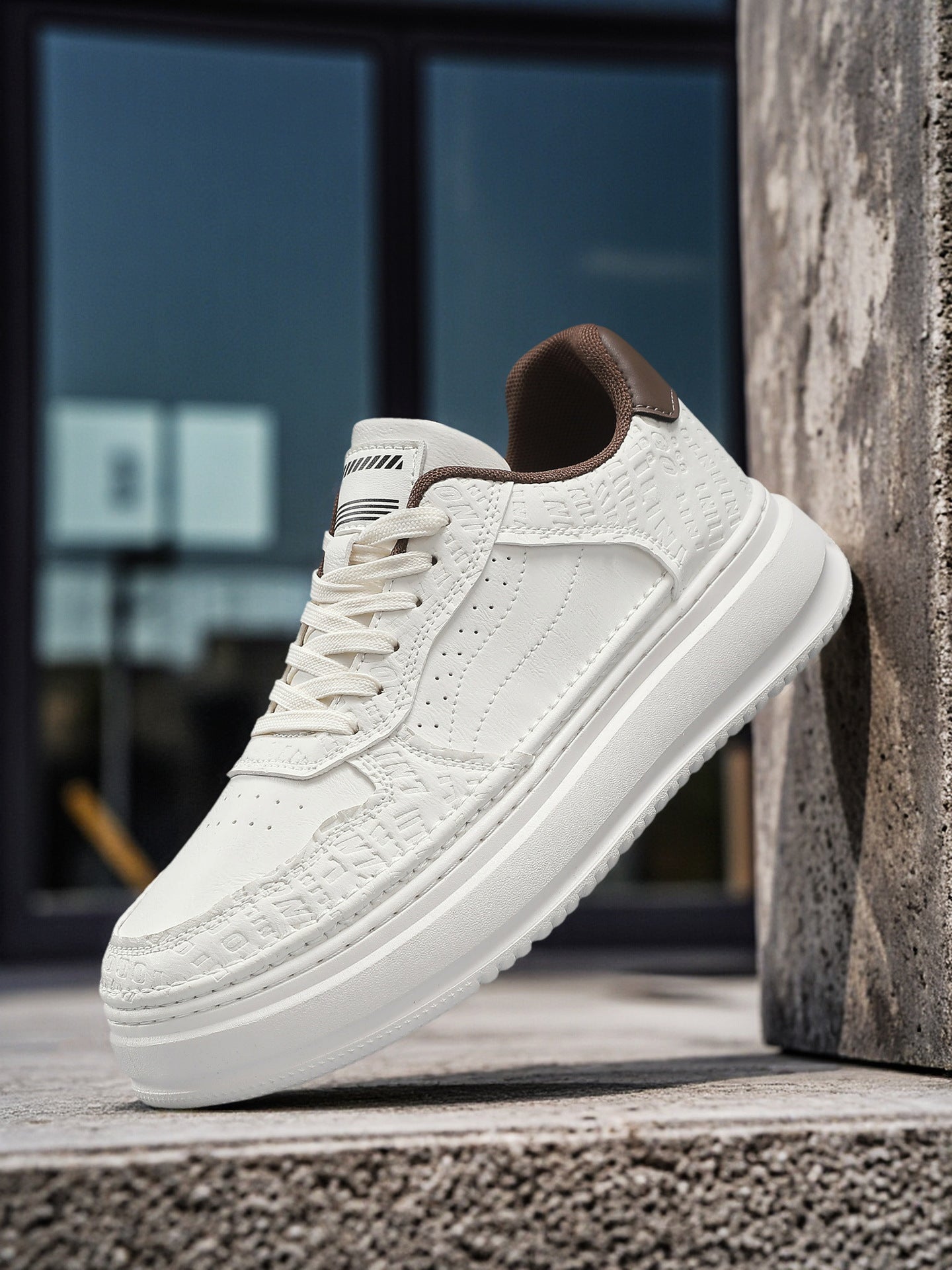 Men's 2026 new winter versatile trendy retro genuine leather white sneakers chunky sole height increasing athletic casual streetwear shoes
