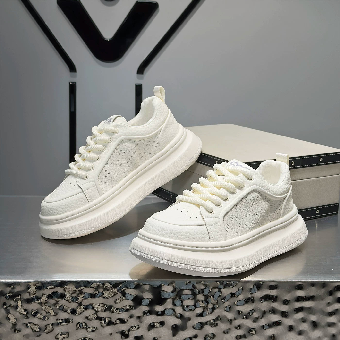 Men's Height-Increasing Platform Breathable Low-Top Trendy White Sneakers