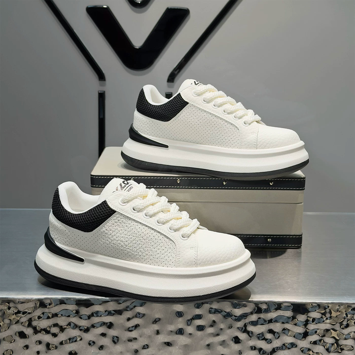 Men's Platform Breathable Low-Top Minimalist Trendy White Sneakers Summer
