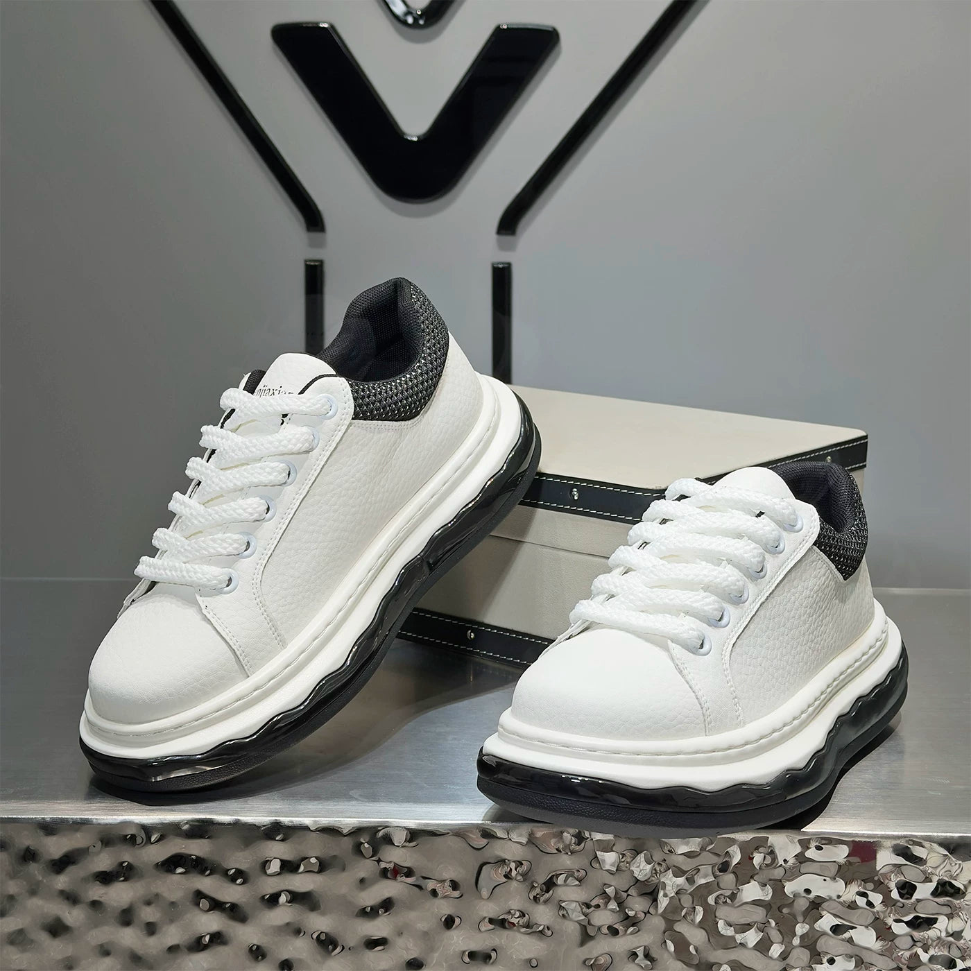 Men's Height-Increasing Platform Lace-Up Low-Top Minimalist White Sneakers Spring