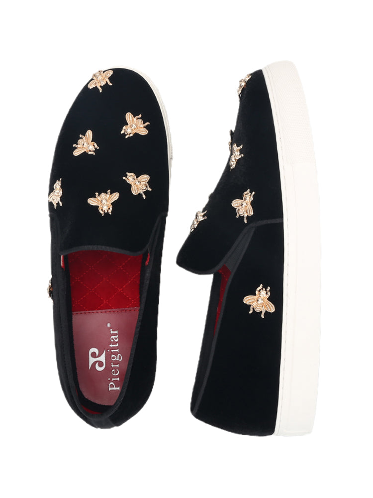 Newly imported velvet with little bee buckle men's skateboard shoes trendy low-top board shoes casual foot loafers men's
