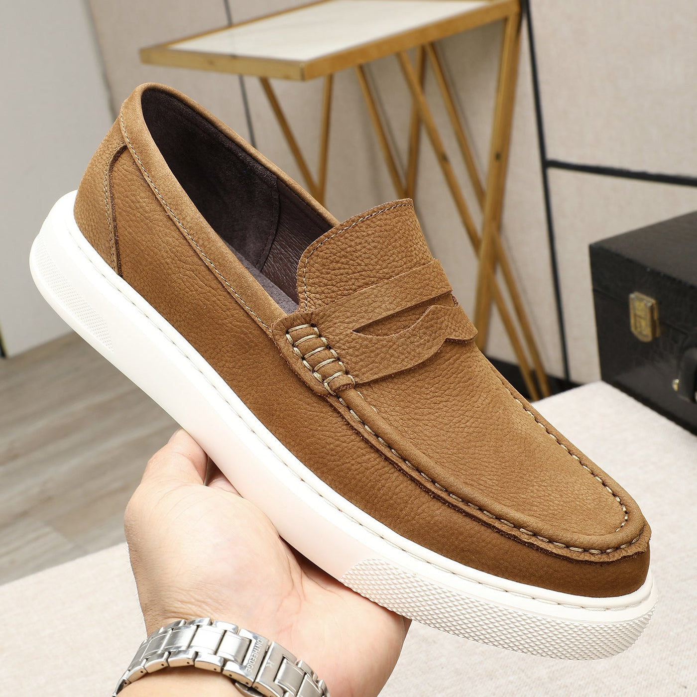 Modern casual lightweight loafers 2026 new matte cowhide urban trendy old money style slip-on men's 2