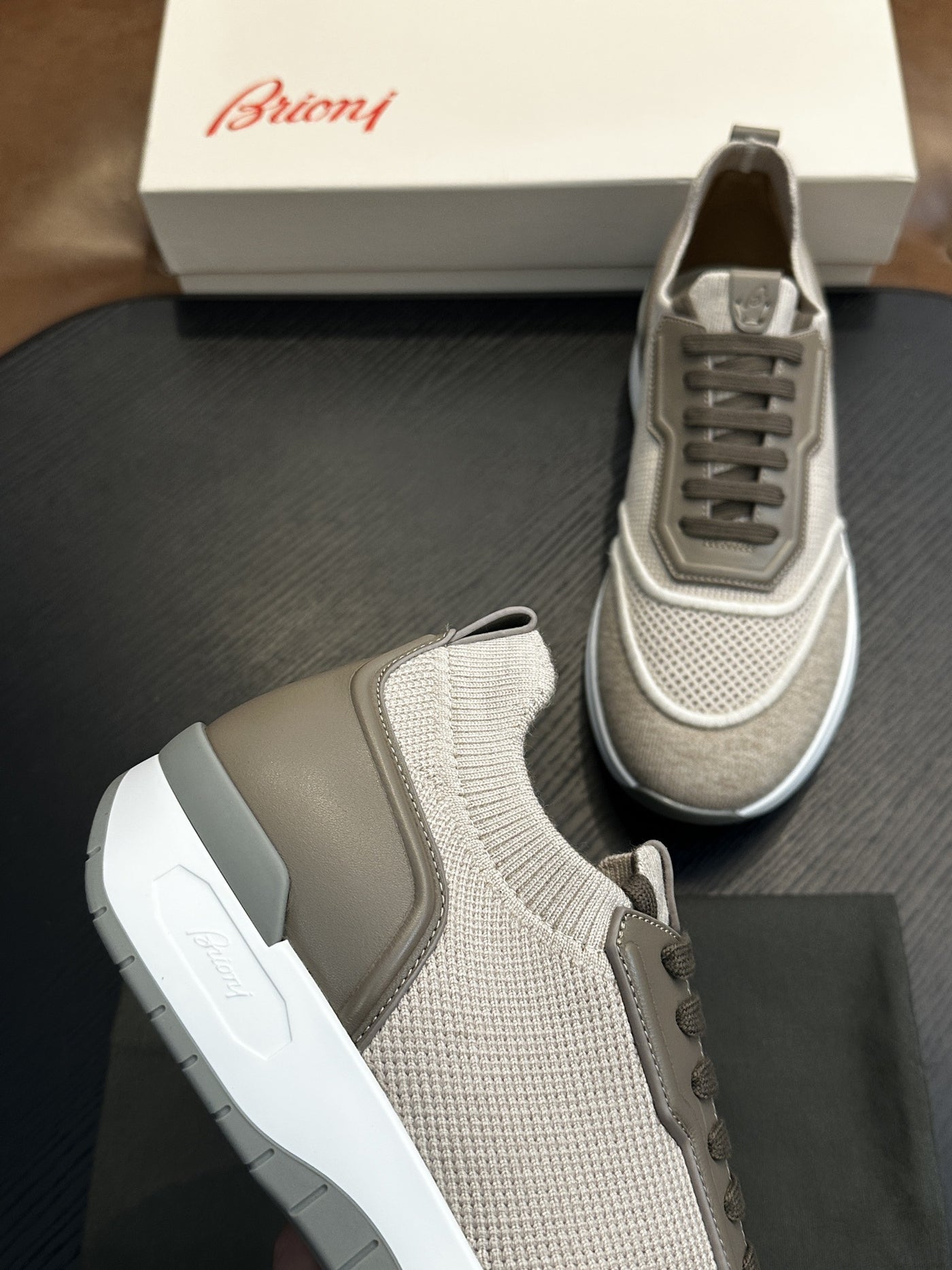 European station new men's flyknit breathable trendy sneakers versatile casual shoes cross-border foreign trade custom oem bn 35