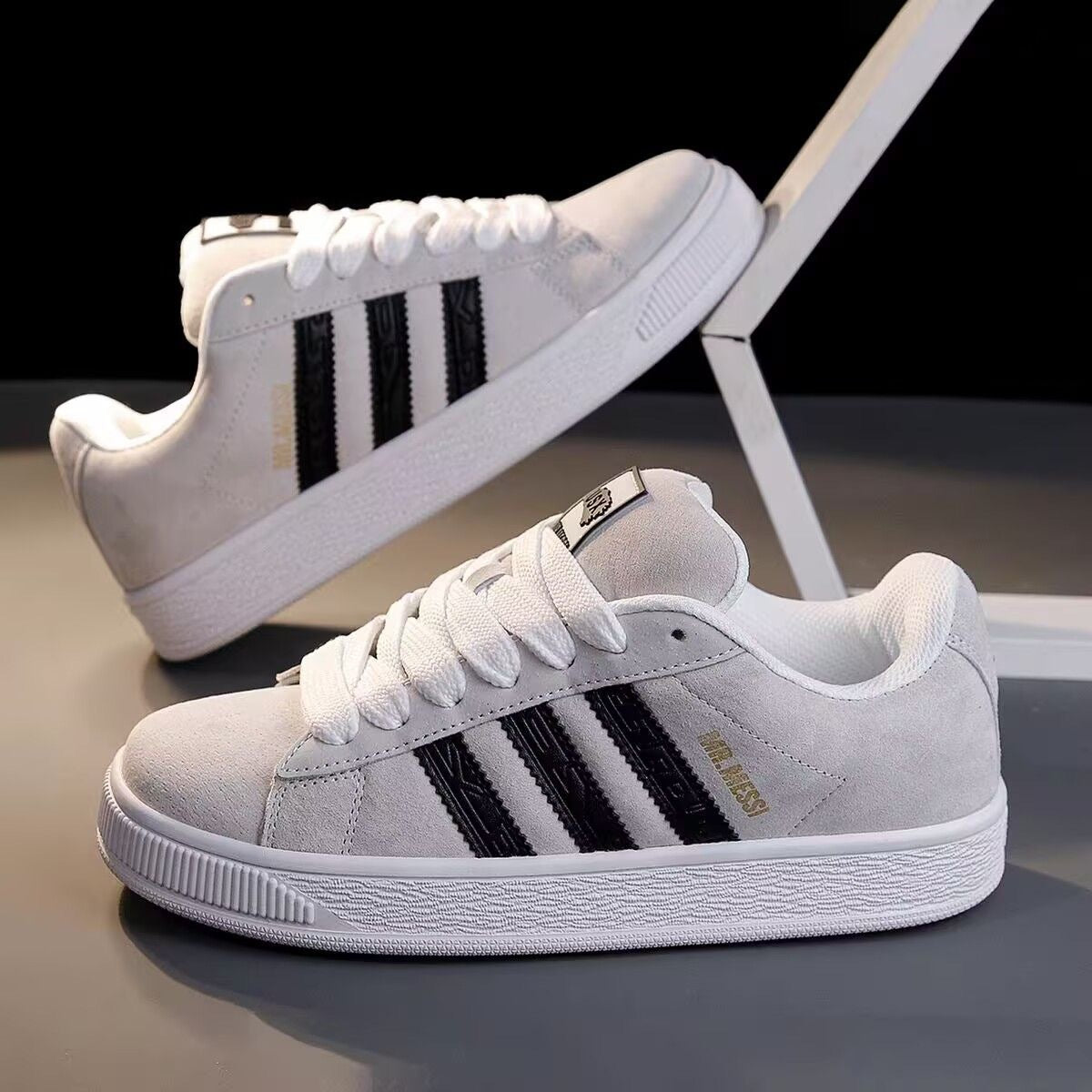 Classic Low-Top Retro Bread Shoes for Men and Women