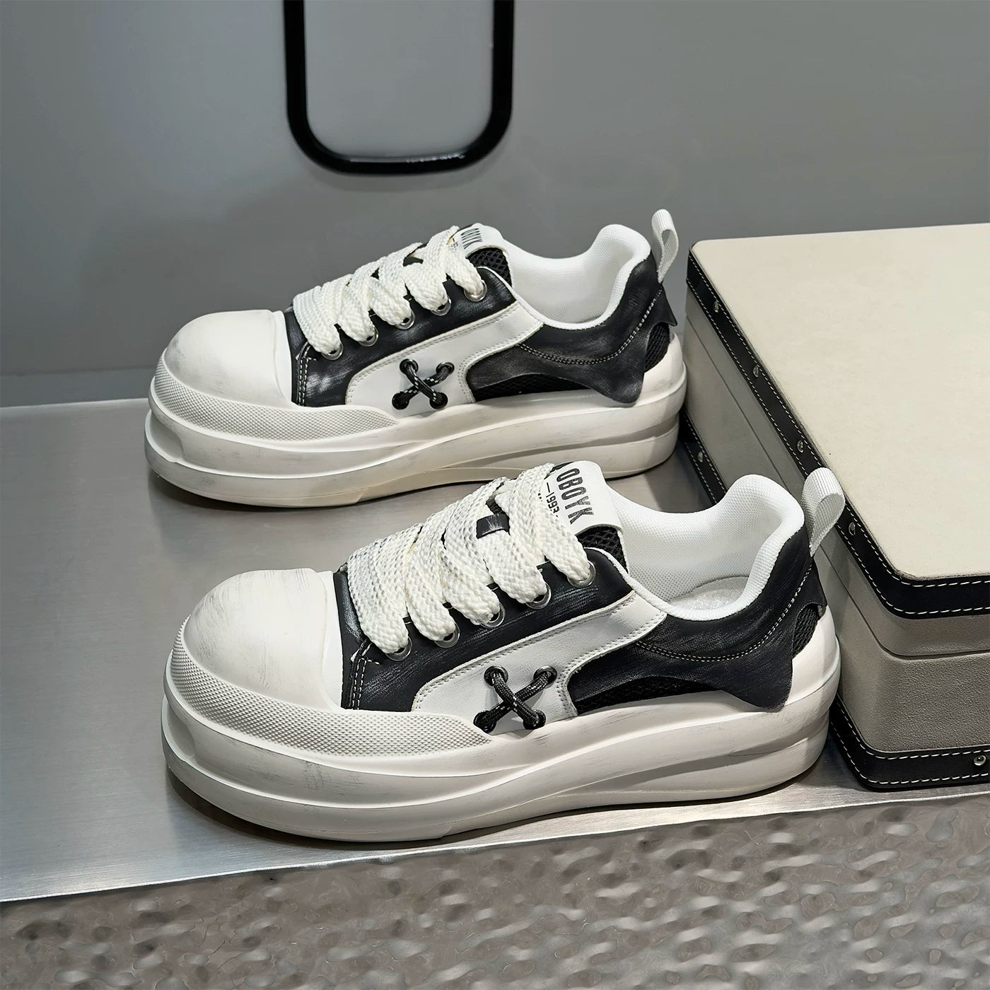 Men's Height-Increasing Platform Lace-Up Low-Top Retro Skate Shoes Summer