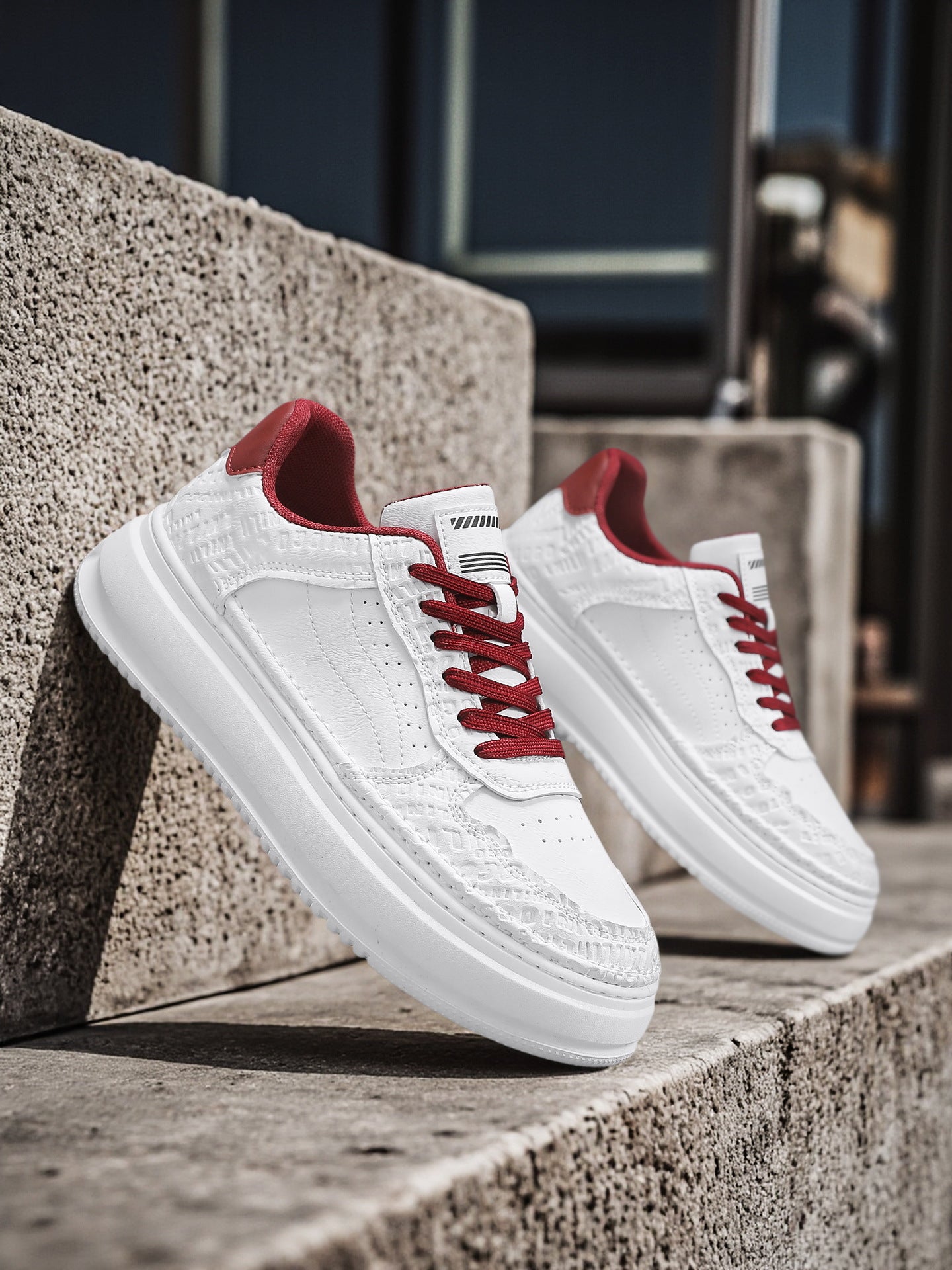 Men's 2026 new winter versatile trendy retro genuine leather white sneakers chunky sole height increasing athletic casual streetwear shoes