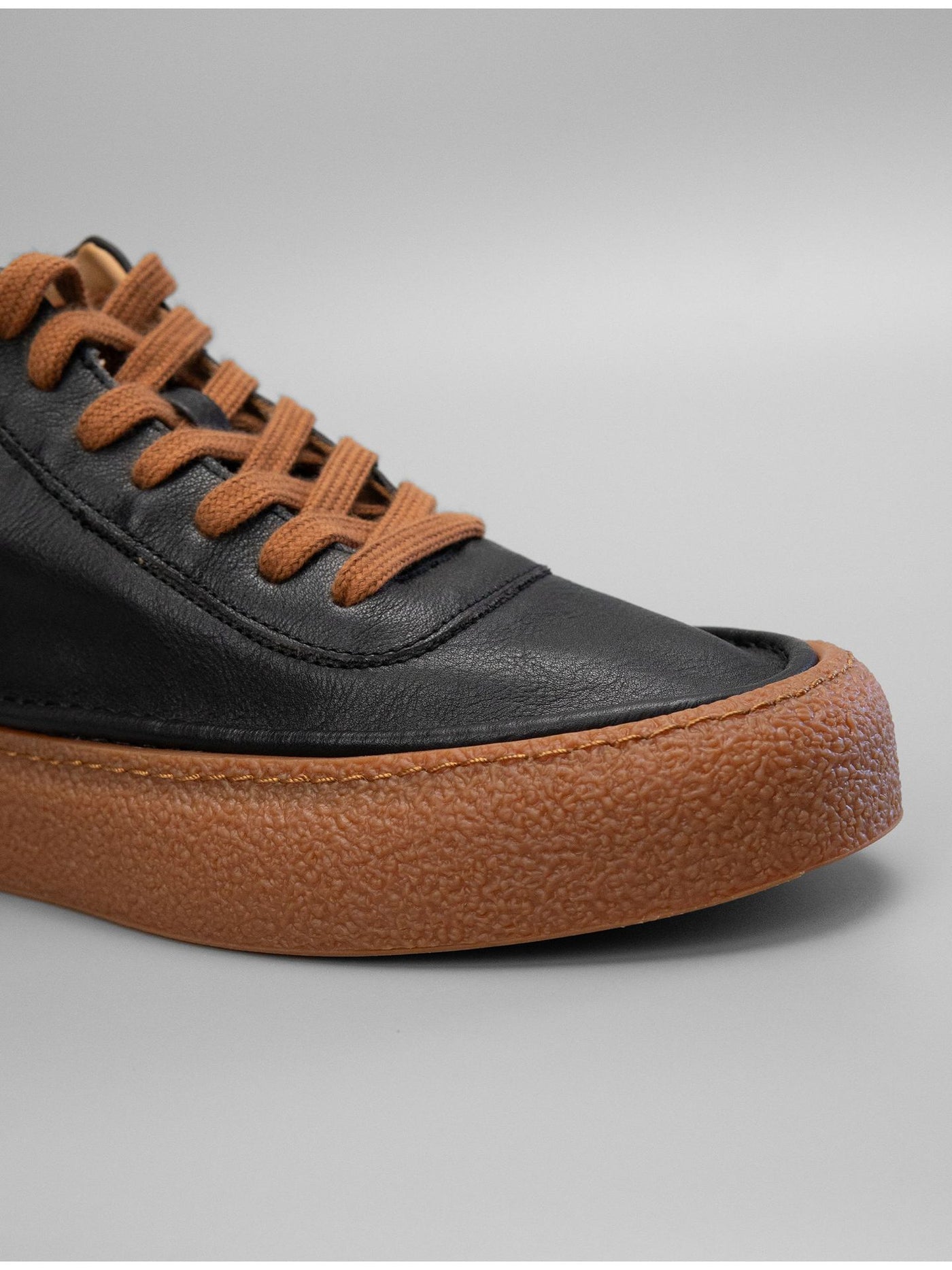 European station 2024 new retro solid color trendy shoes black cowhide sneakers versatile genuine leather mid-top men's casual shoes 15