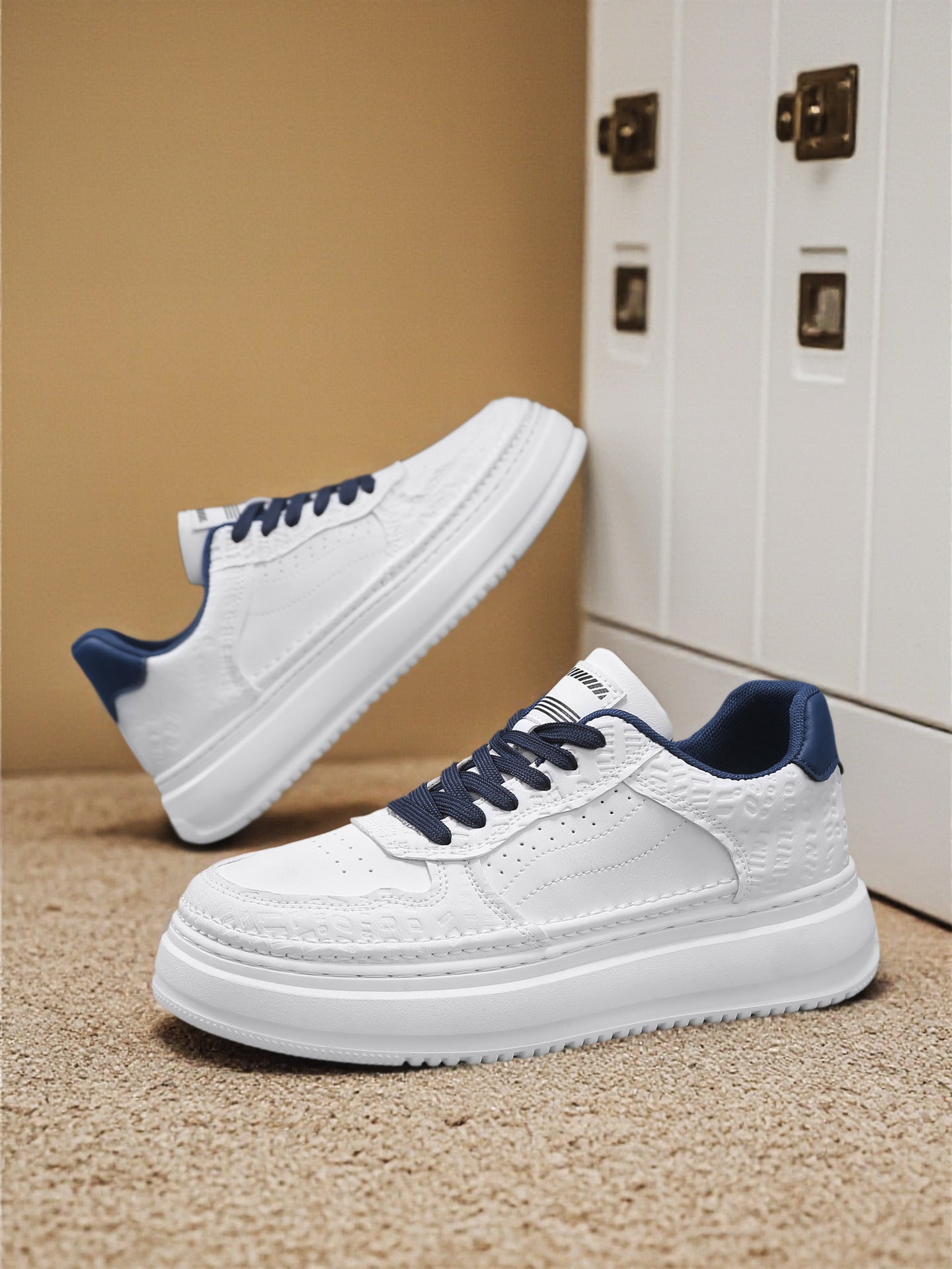 Men's 2026 new winter versatile trendy retro genuine leather white sneakers chunky sole height increasing athletic casual streetwear shoes