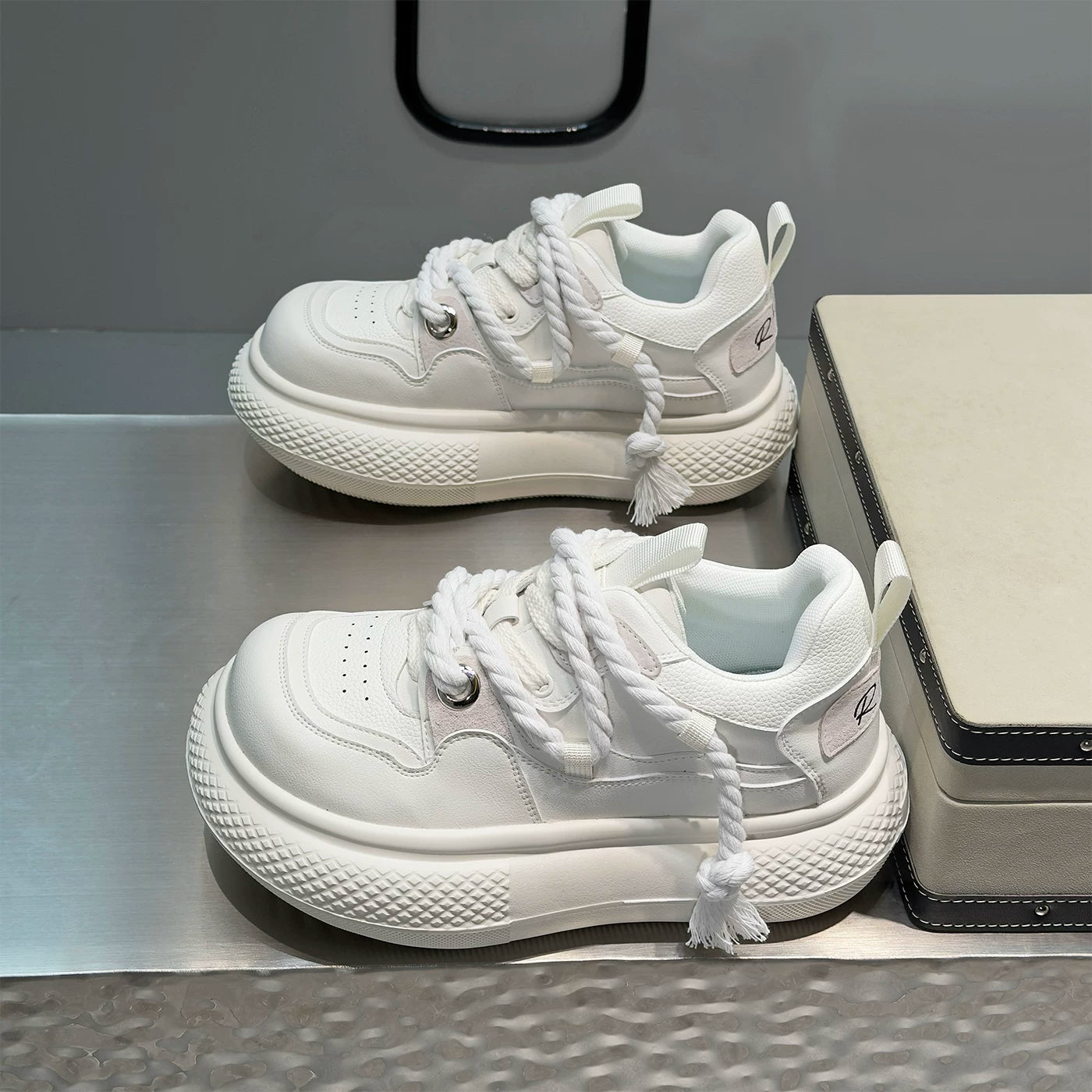 Men's Height-Increasing Platform Big-Toe White Sneakers Spring New