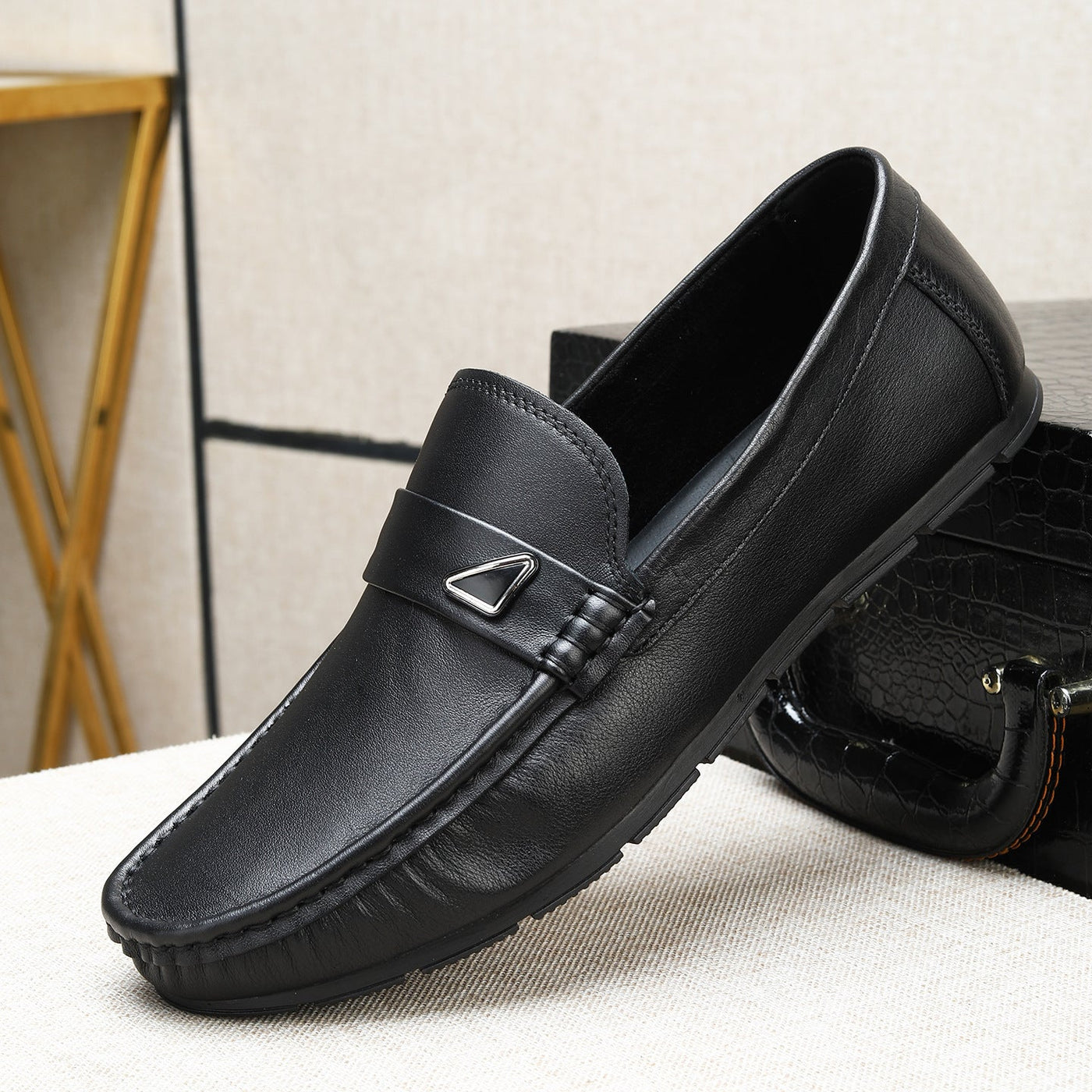 Soft and breathable single-layer cowhide loafers, new for spring/summer 2026. slip-on, comfortable m 4