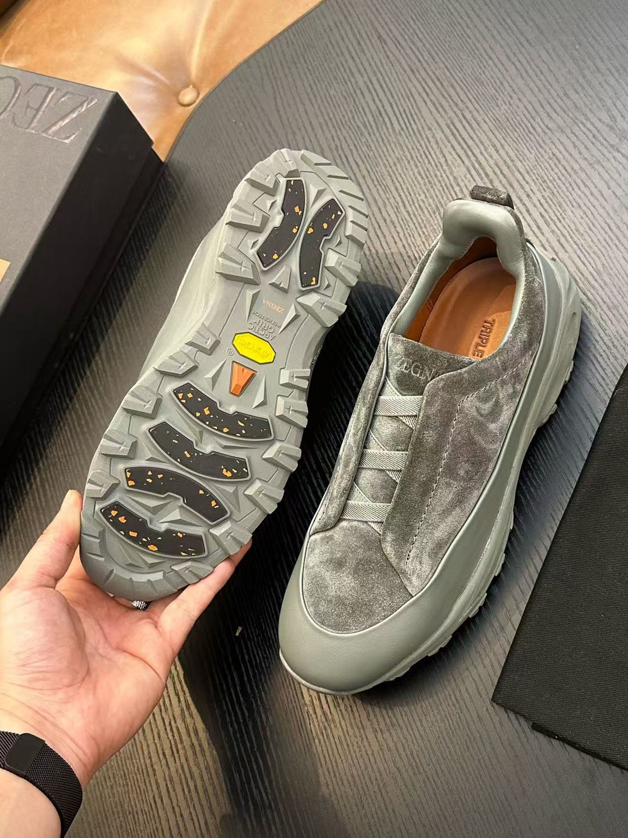 Cross-border zz men's suede casual shoes outdoor sports shoes cross elastic band thick sole light sole low ankle shoes men