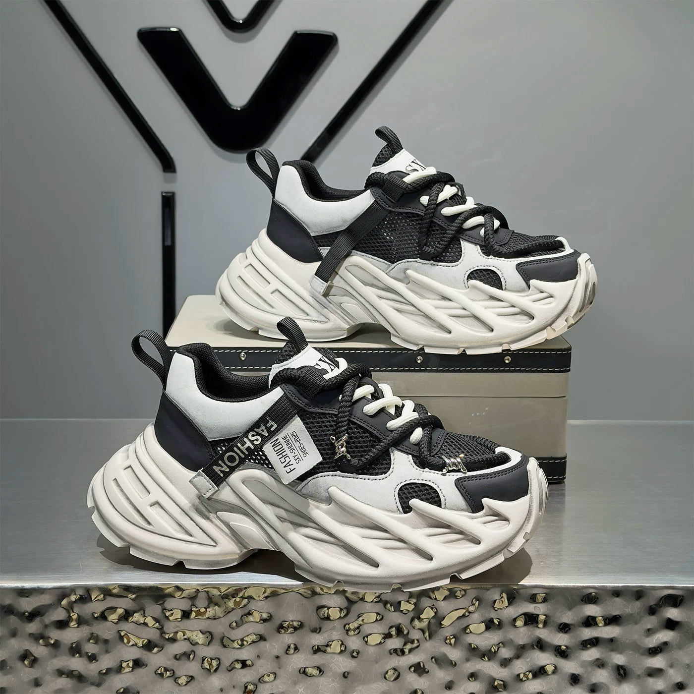 Men's Height-Increasing Platform Breathable Mesh Chunky Dad Sneakers 2026 Summer New