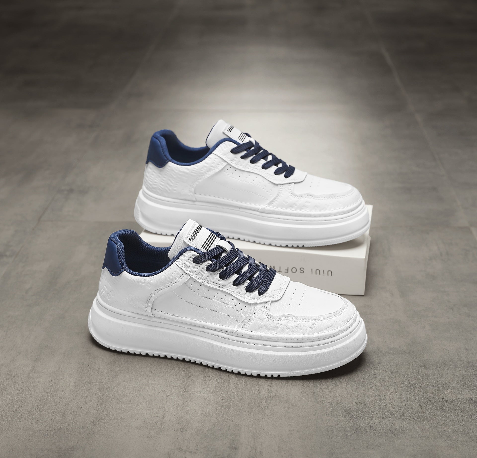 Men's 2026 new winter versatile trendy retro genuine leather white sneakers chunky sole height increasing athletic casual streetwear shoes