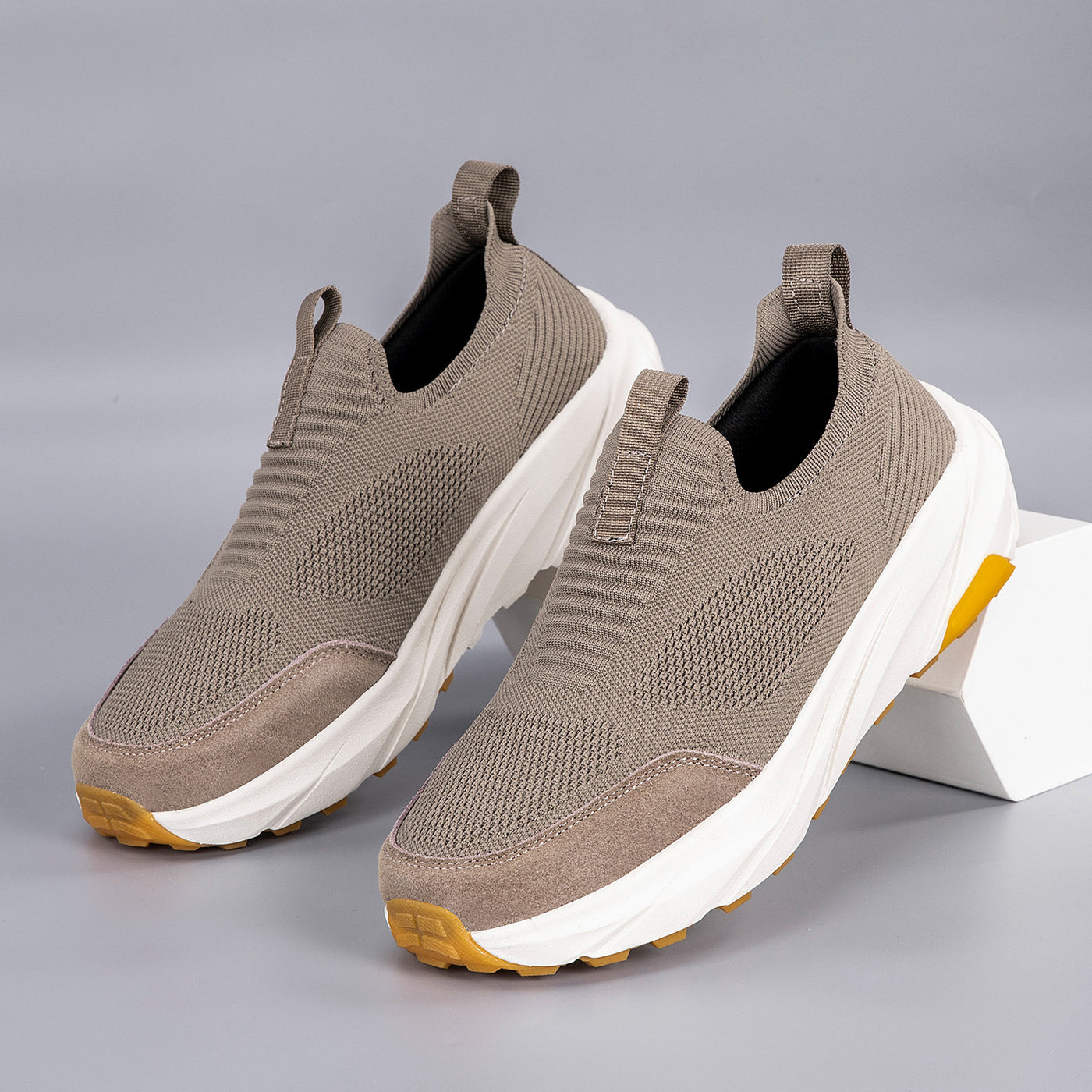 Summernew arrival wide toe men's breathable mesh walking shoes lightweight soft bottom slip-on outdoor casual sports shoes 5