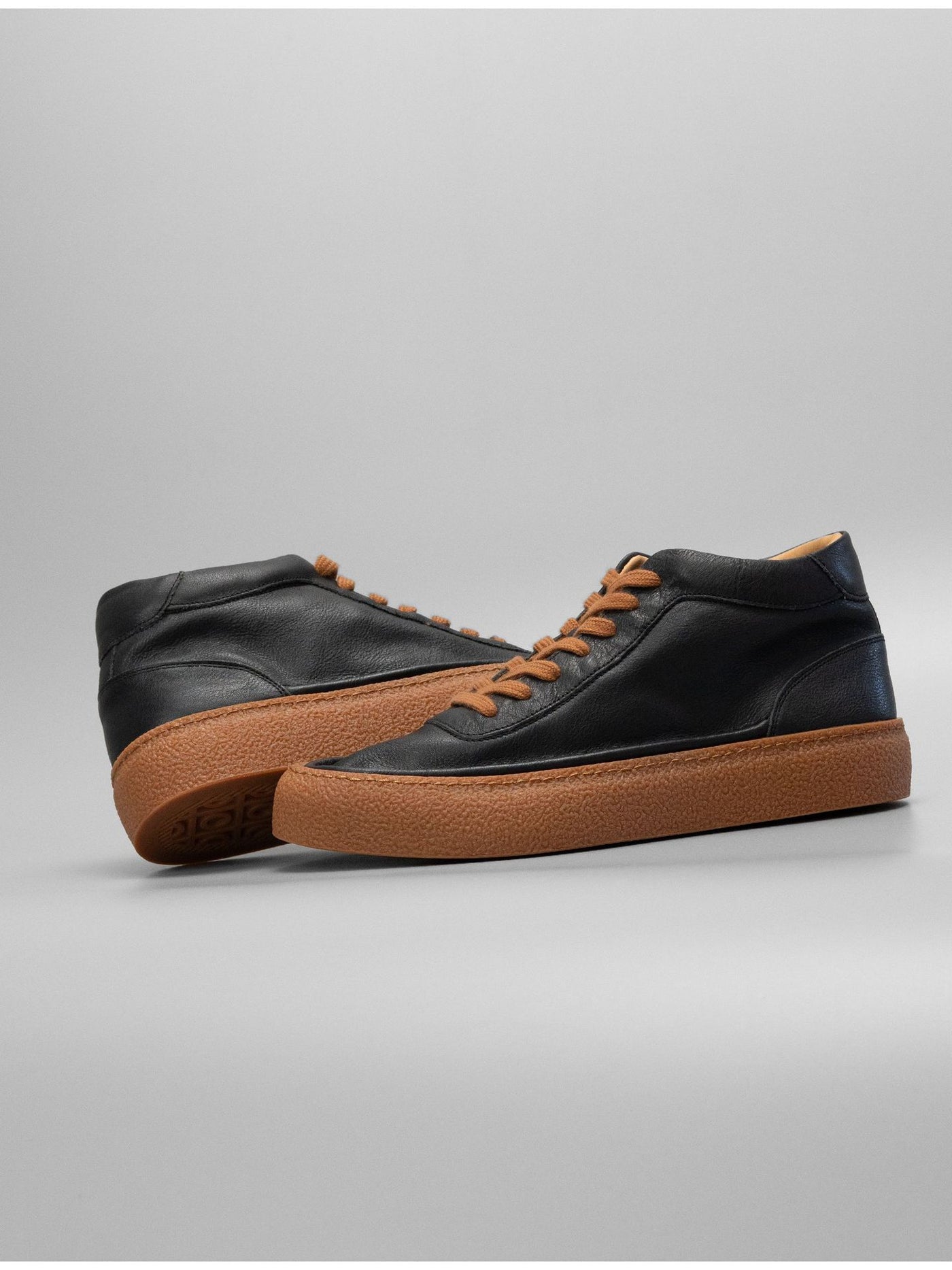 European station 2024 new retro solid color trendy shoes black cowhide sneakers versatile genuine leather mid-top men's casual shoes 11