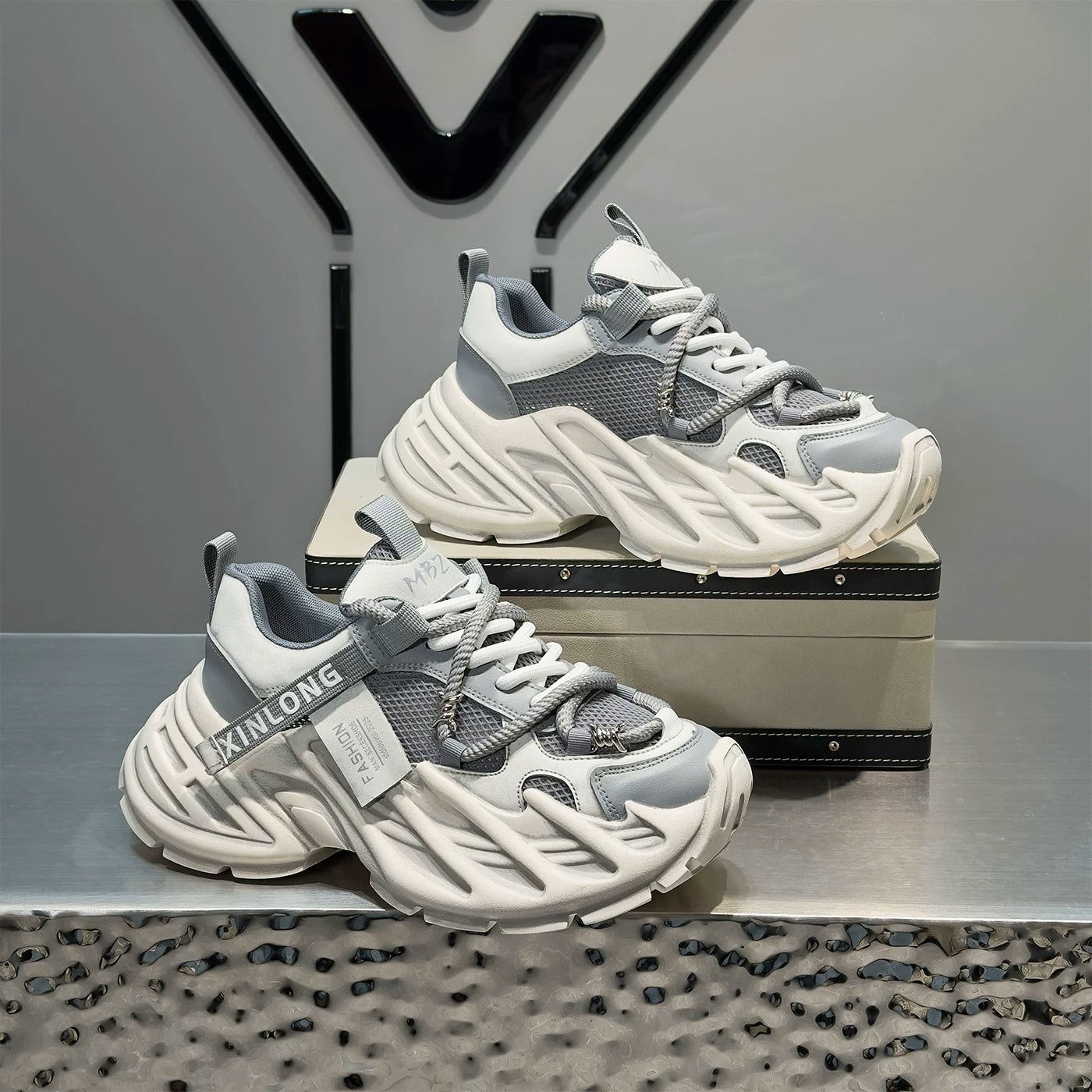 Men's Height-Increasing Platform Breathable Retro Chunky Dad Sneakers 2026 Summer New