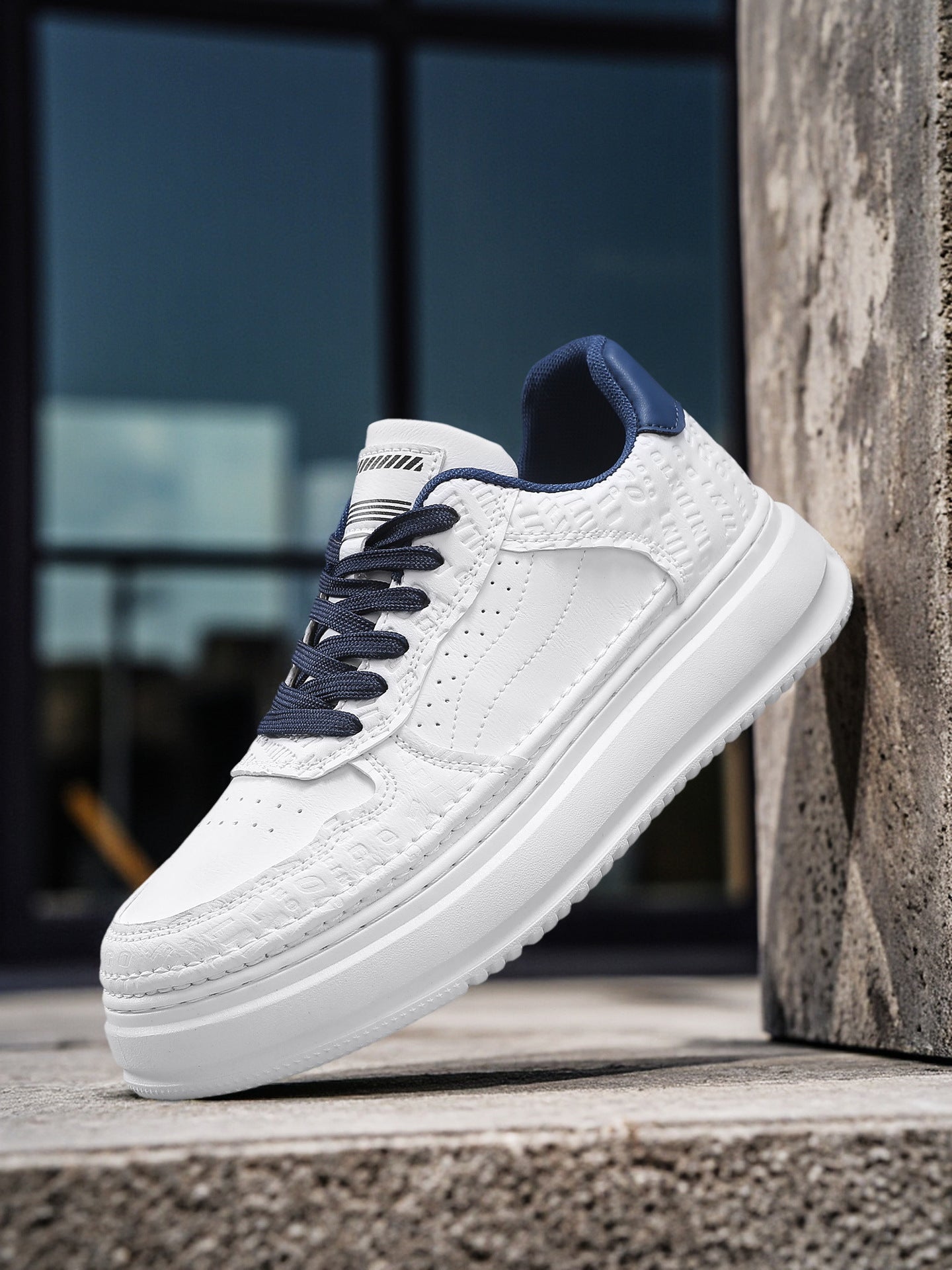 Men's 2026 new winter versatile trendy retro genuine leather white sneakers chunky sole height increasing athletic casual streetwear shoes