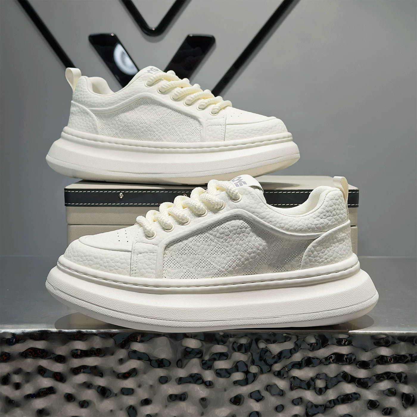 Men's Height-Increasing Platform Breathable Low-Top Trendy White Sneakers