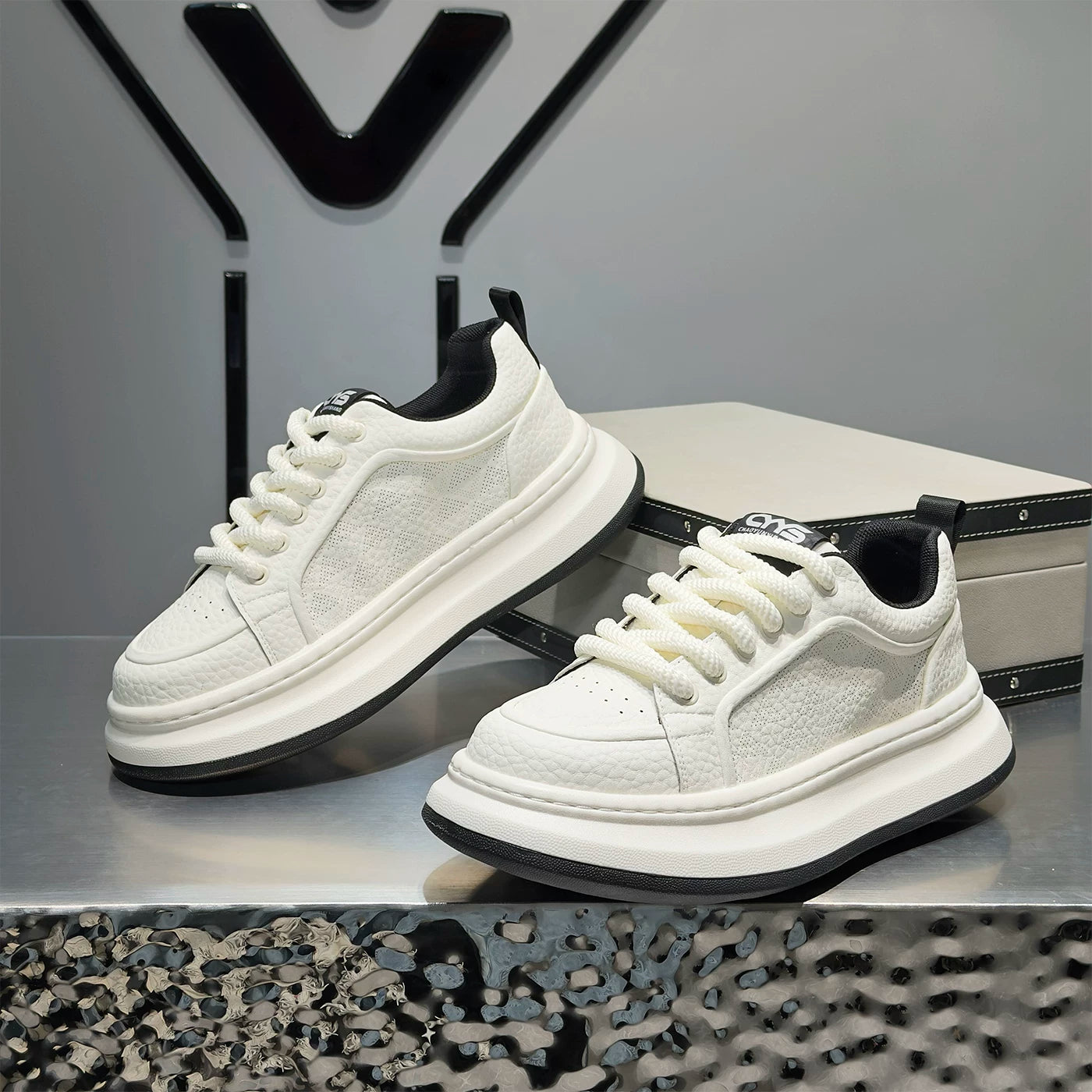 Men's Height-Increasing Platform Breathable Low-Top Trendy White Sneakers